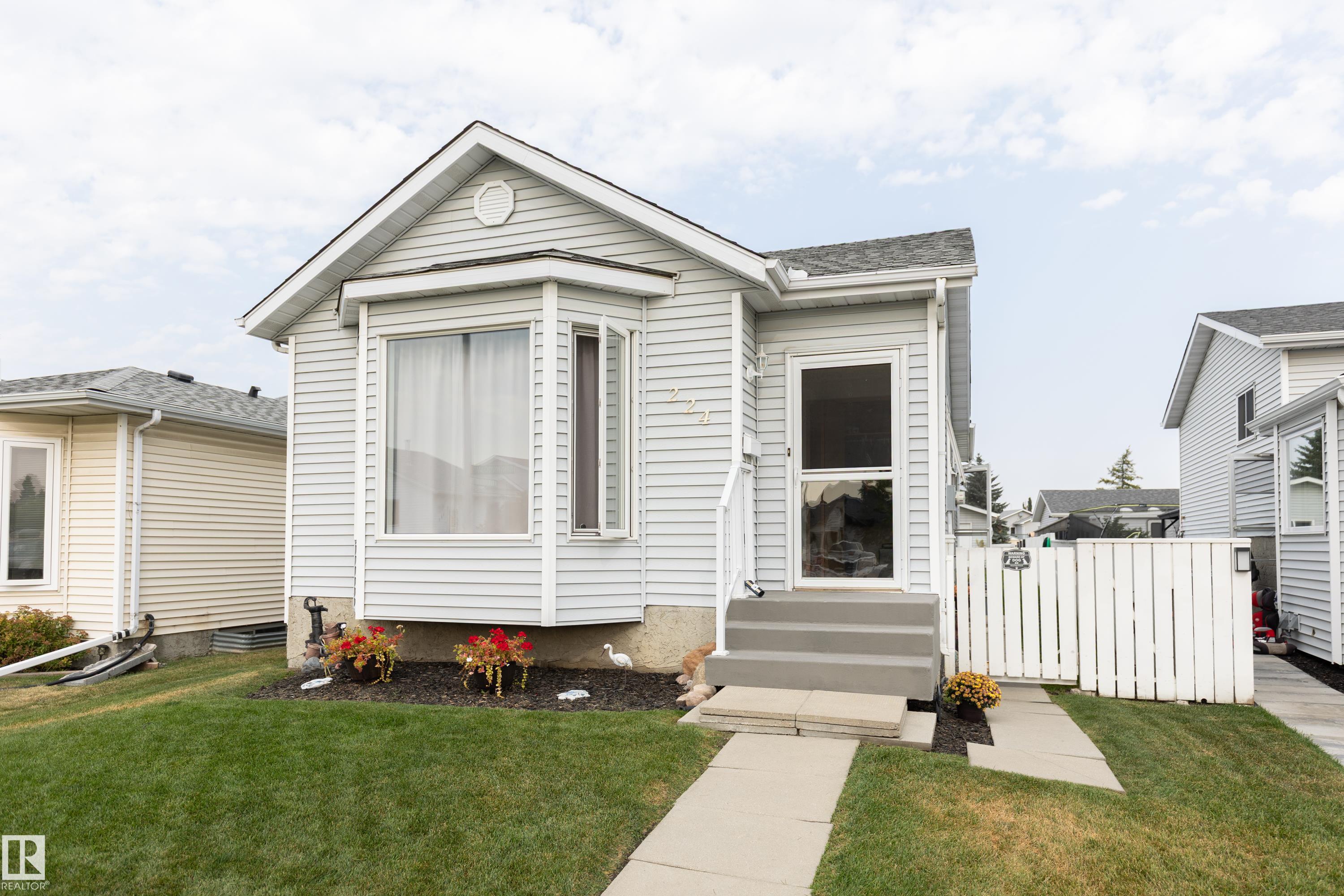 224 Kirkwood Avenue NW, Kiniski Gardens, Edmonton 
