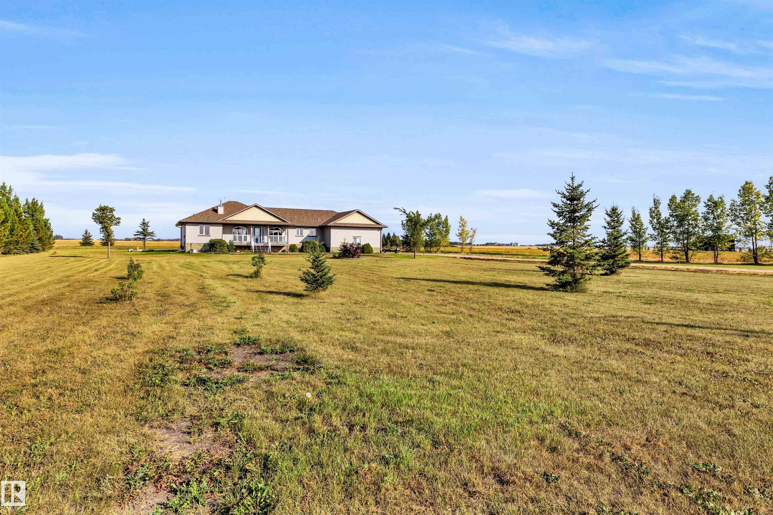Photo 3 at 54403 Range Road 263, None, Rural Sturgeon County