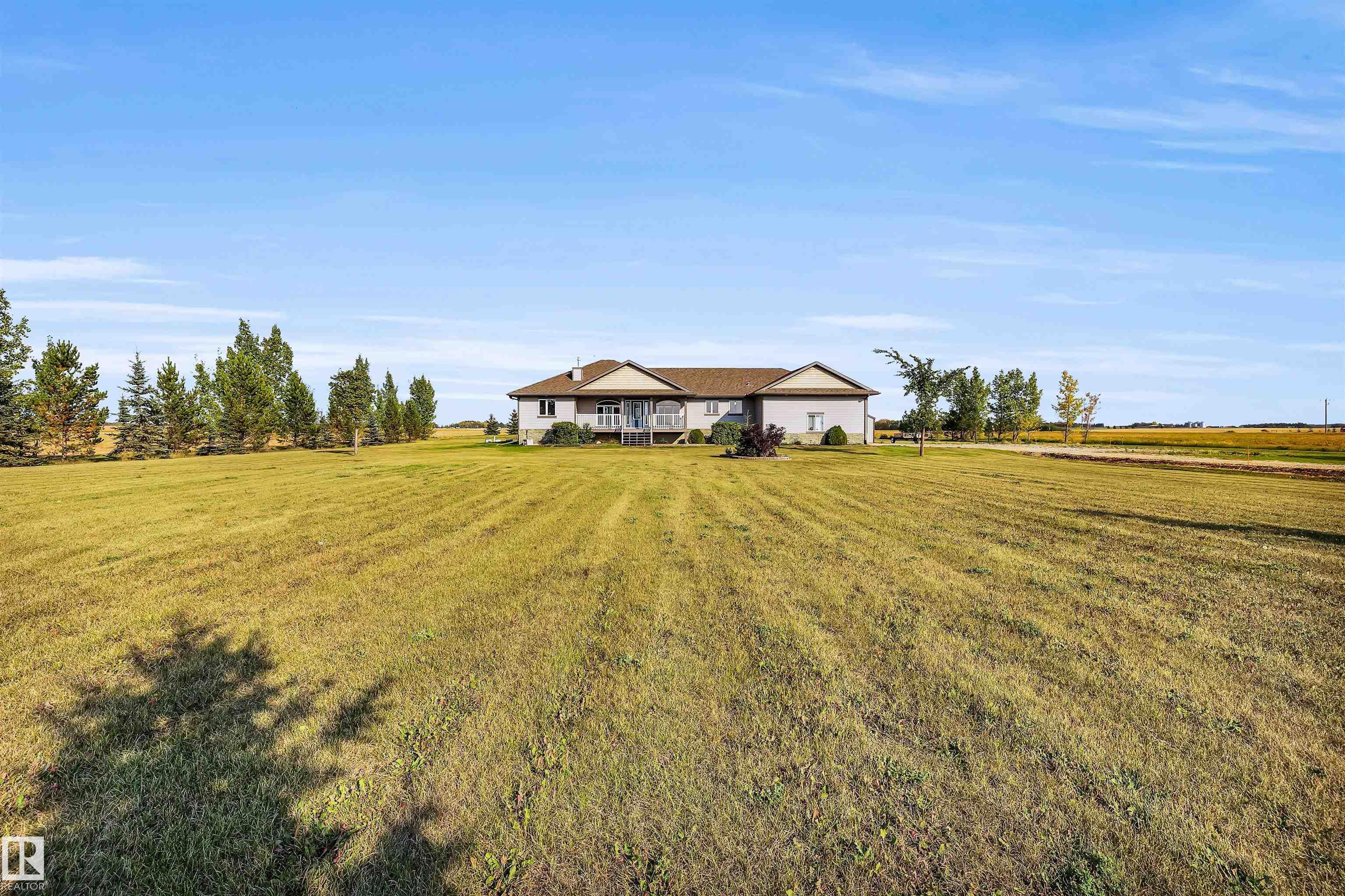 Photo 4 at 54403 Range Road 263, None, Rural Sturgeon County