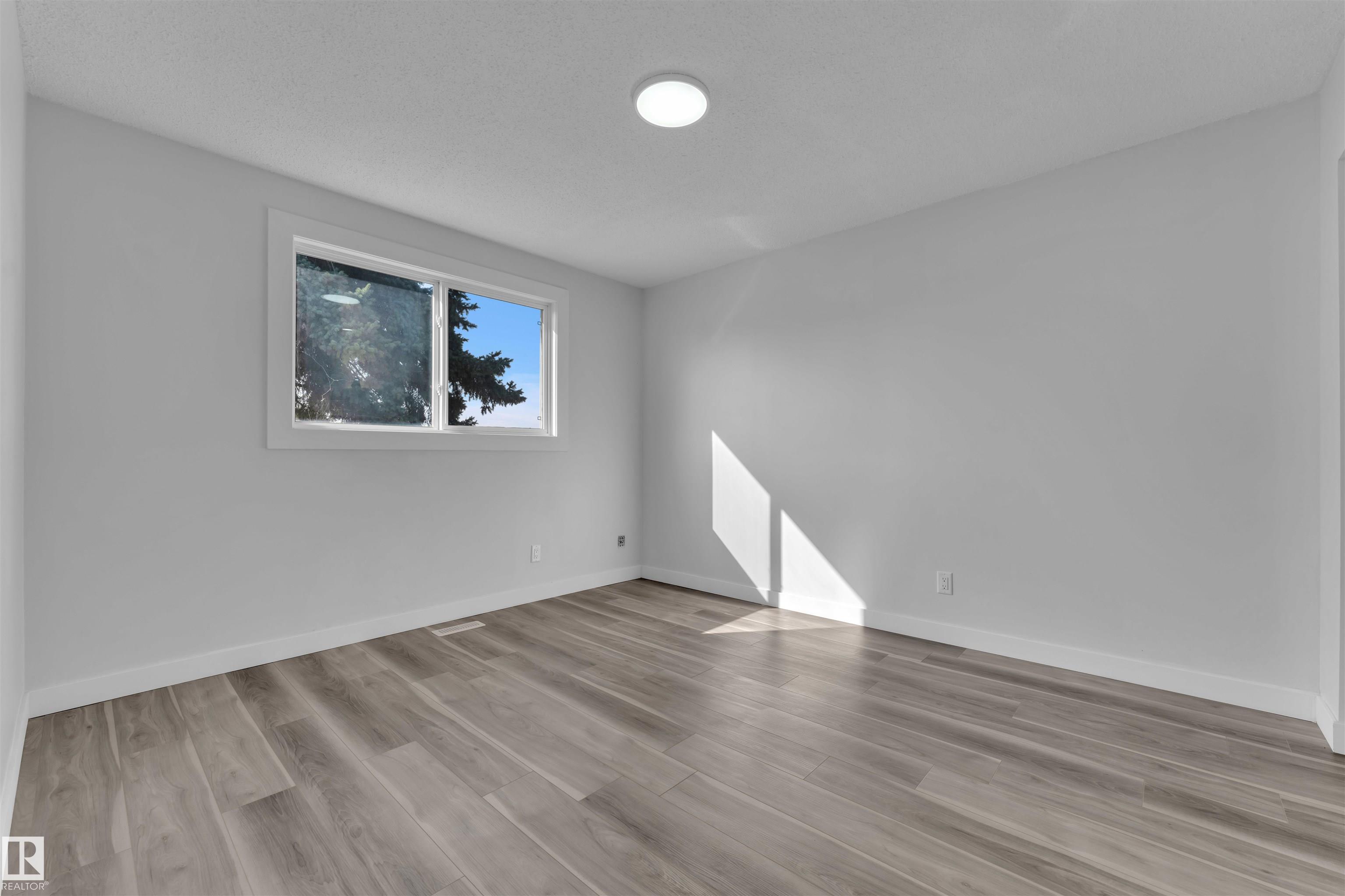 Photo 12 at 1758 37 Street NW, Daly Grove, Edmonton