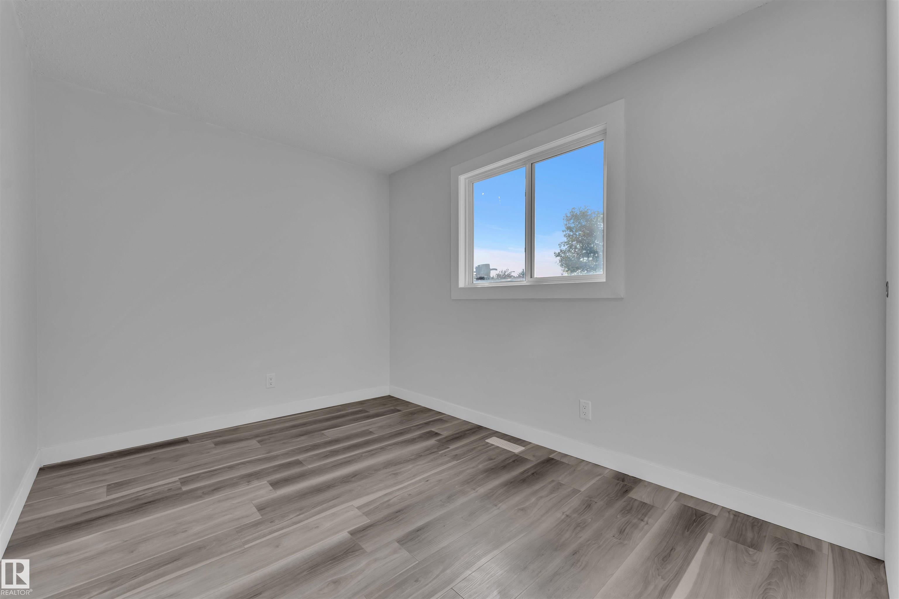 Photo 14 at 1758 37 Street NW, Daly Grove, Edmonton
