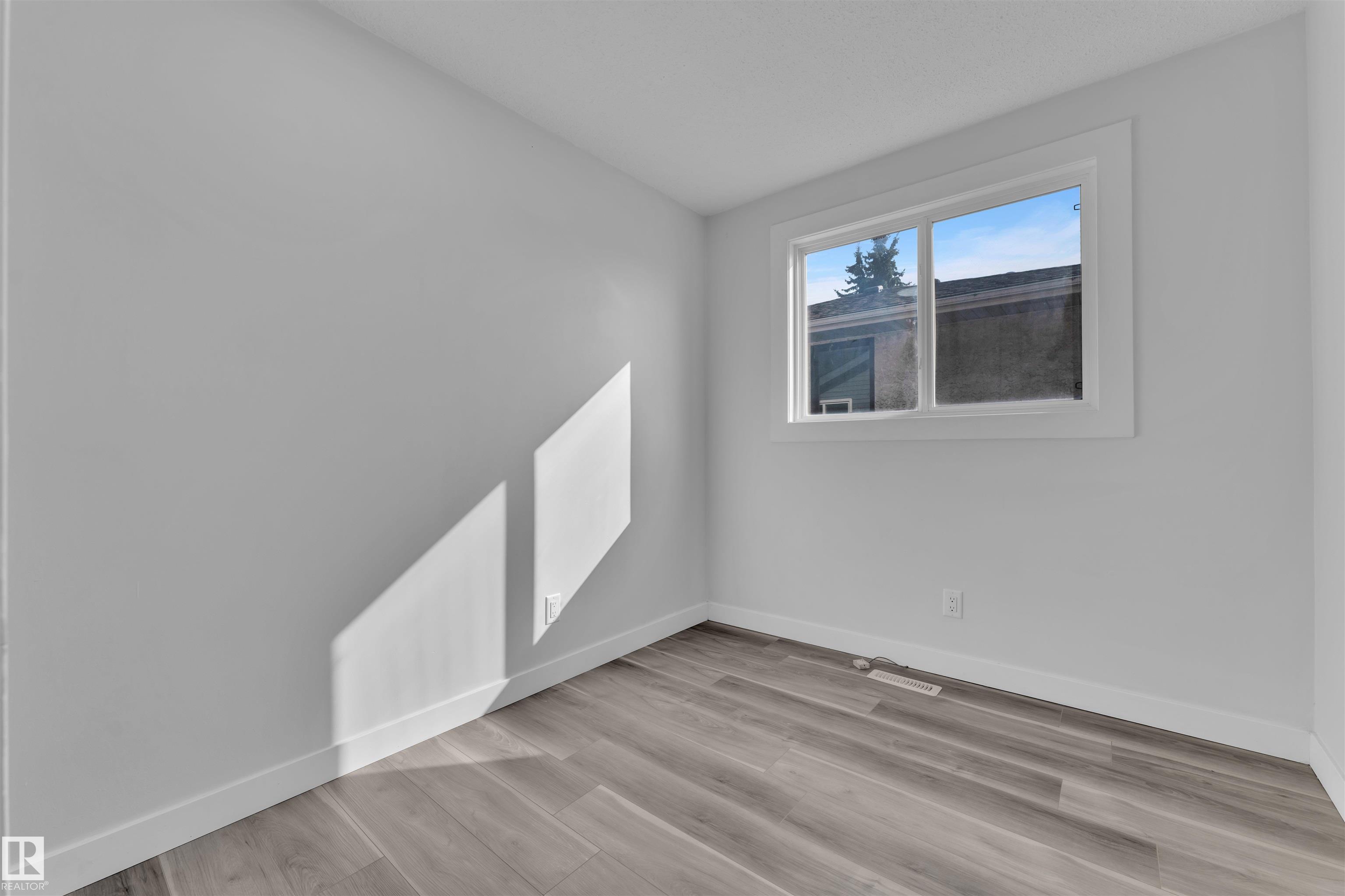Photo 15 at 1758 37 Street NW, Daly Grove, Edmonton