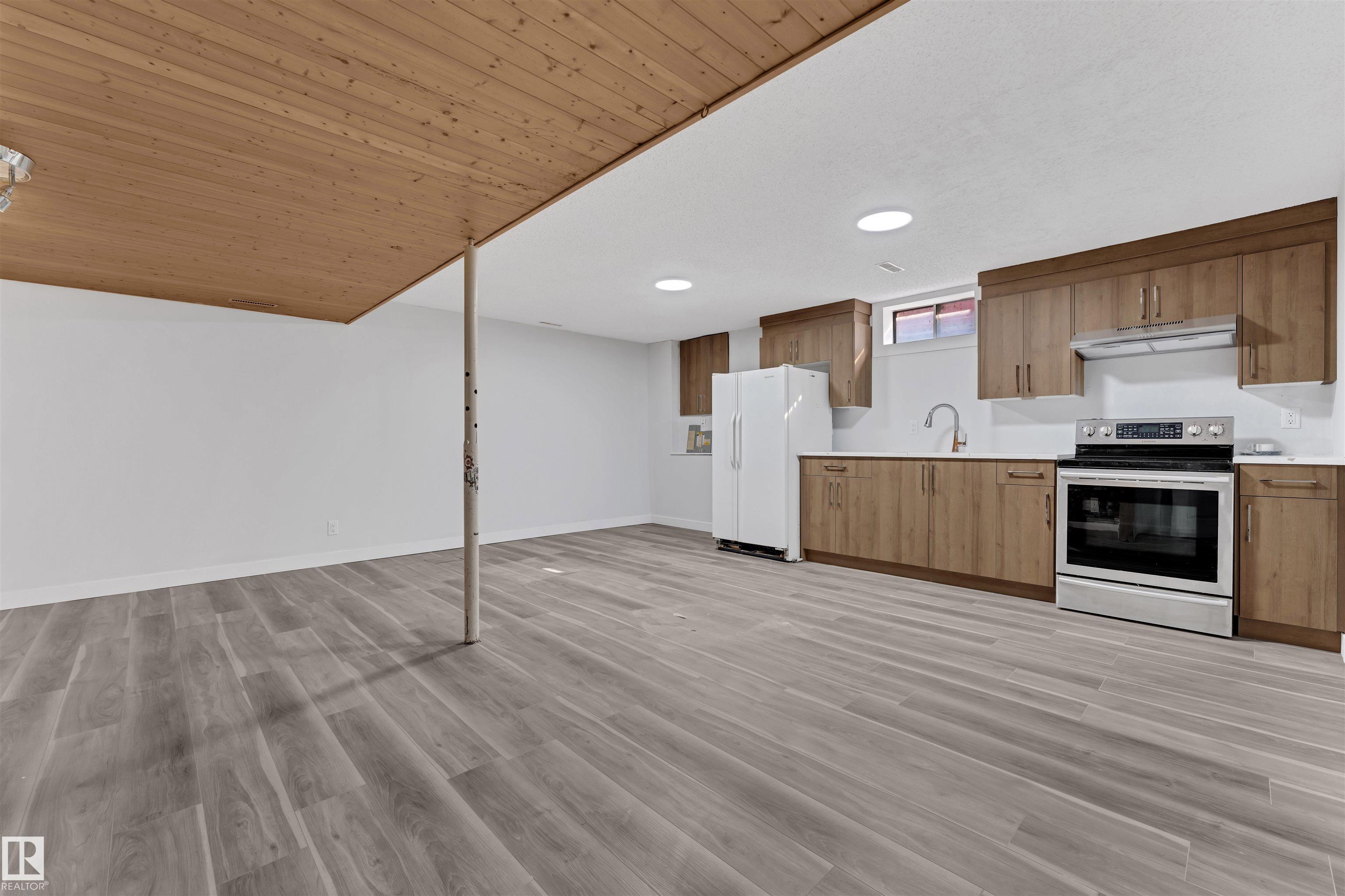 Photo 18 at 1758 37 Street NW, Daly Grove, Edmonton