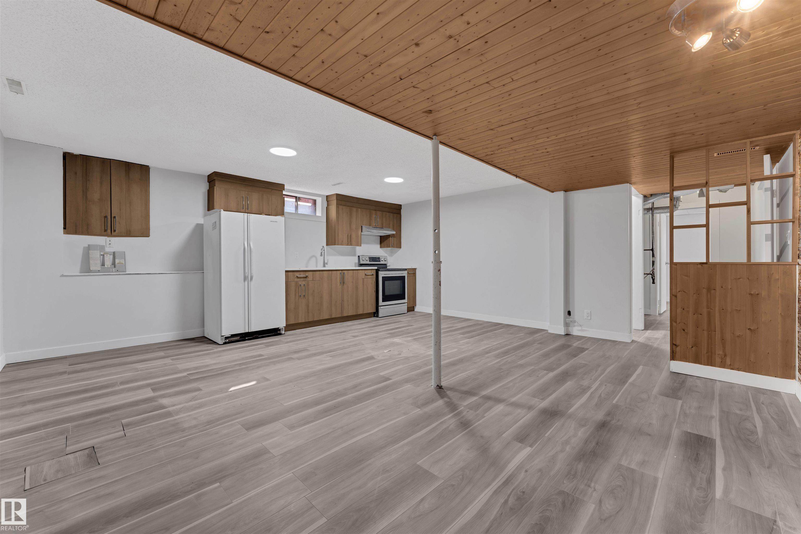 Photo 19 at 1758 37 Street NW, Daly Grove, Edmonton