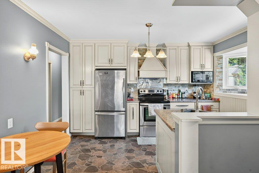 Photo 16 at 15 Sunnyside Crescent, Sturgeon Heights, St. Albert