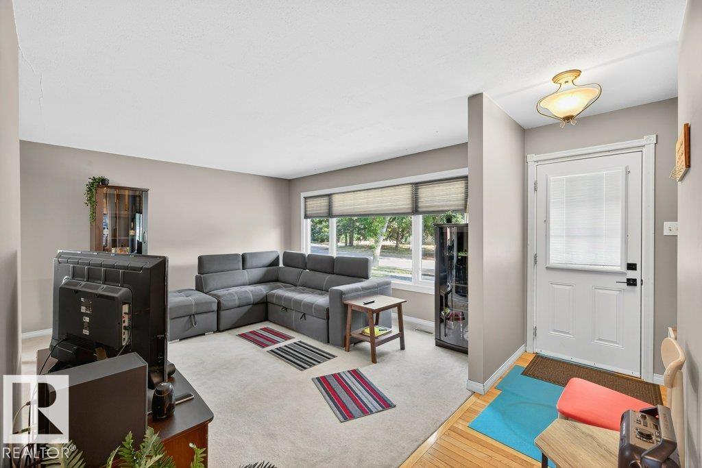 Photo 7 at 15 Sunnyside Crescent, Sturgeon Heights, St. Albert