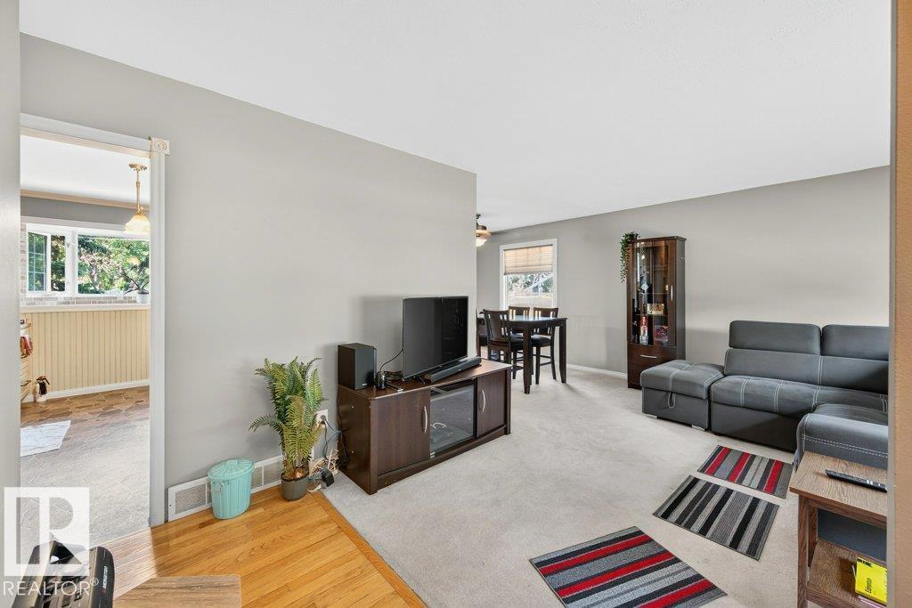 Photo 8 at 15 Sunnyside Crescent, Sturgeon Heights, St. Albert