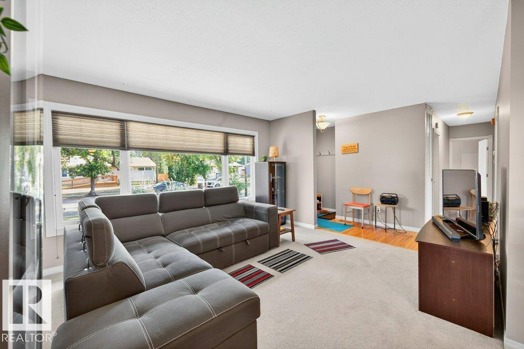 Photo 9 at 15 Sunnyside Crescent, Sturgeon Heights, St. Albert