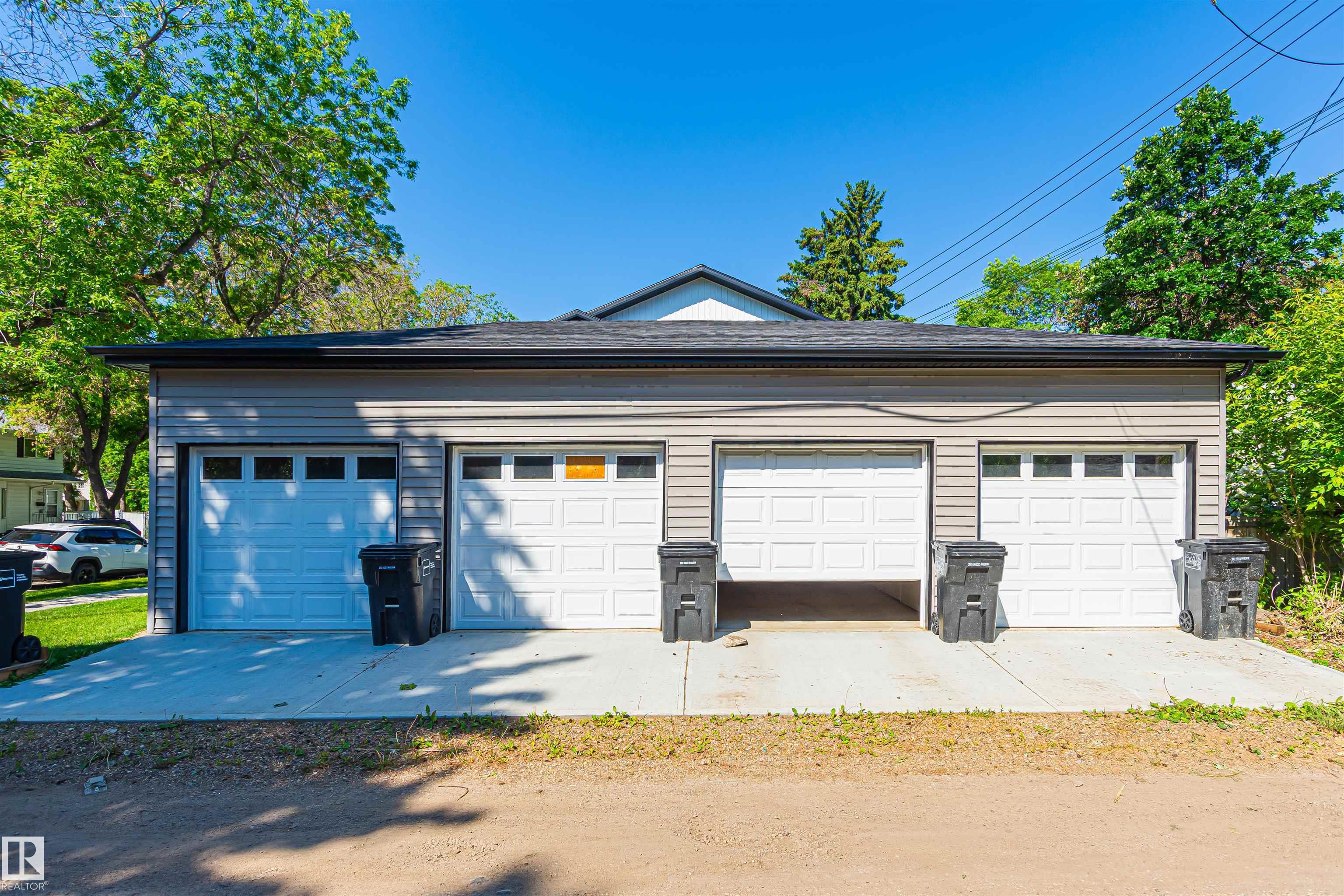 Picture for 12220/22/24/26 112 AV NW