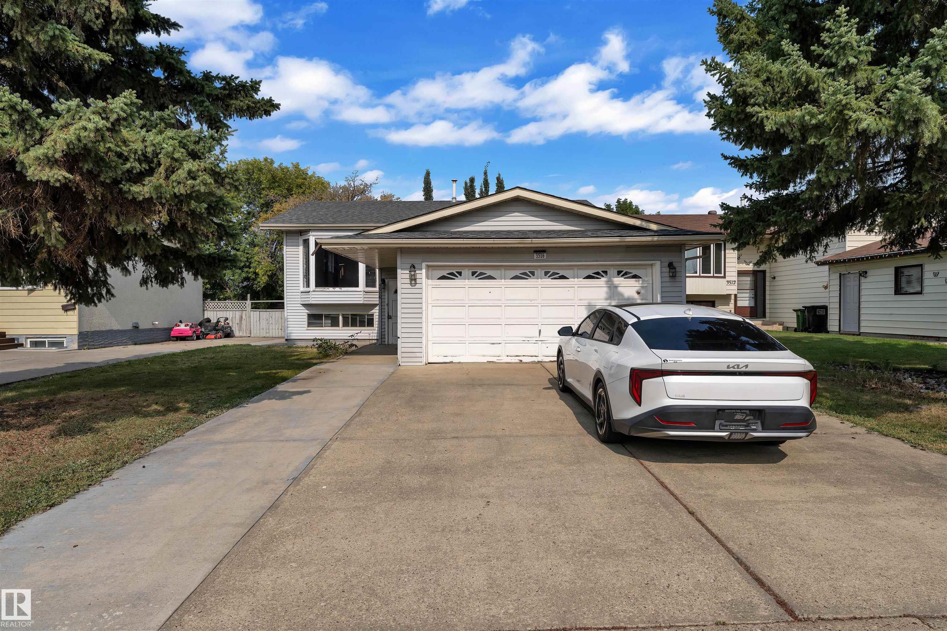 3516 19 Avenue NW, Daly Grove, Edmonton 