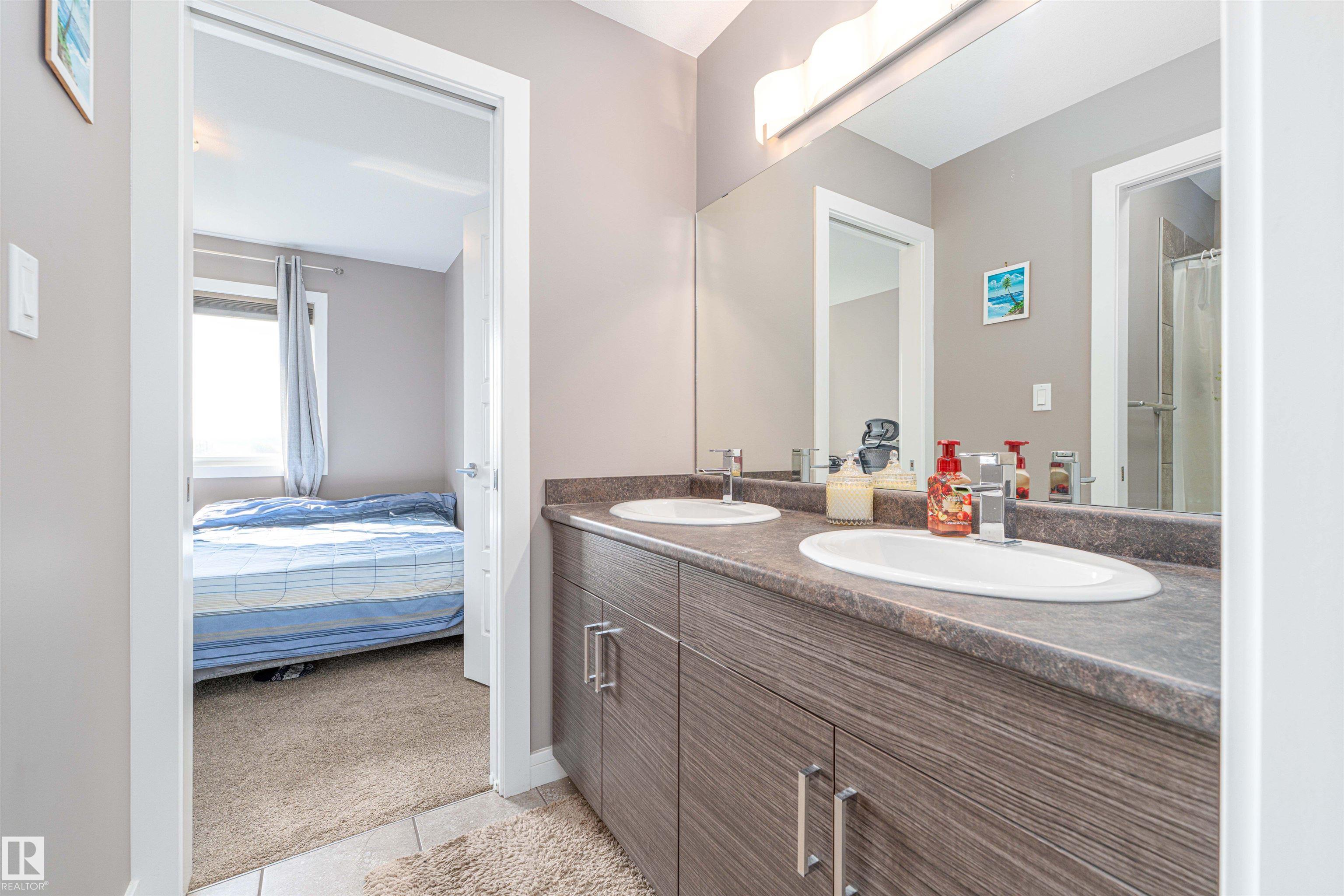 Photo 27 at 45 Sandalwood Place, Suntree, Leduc