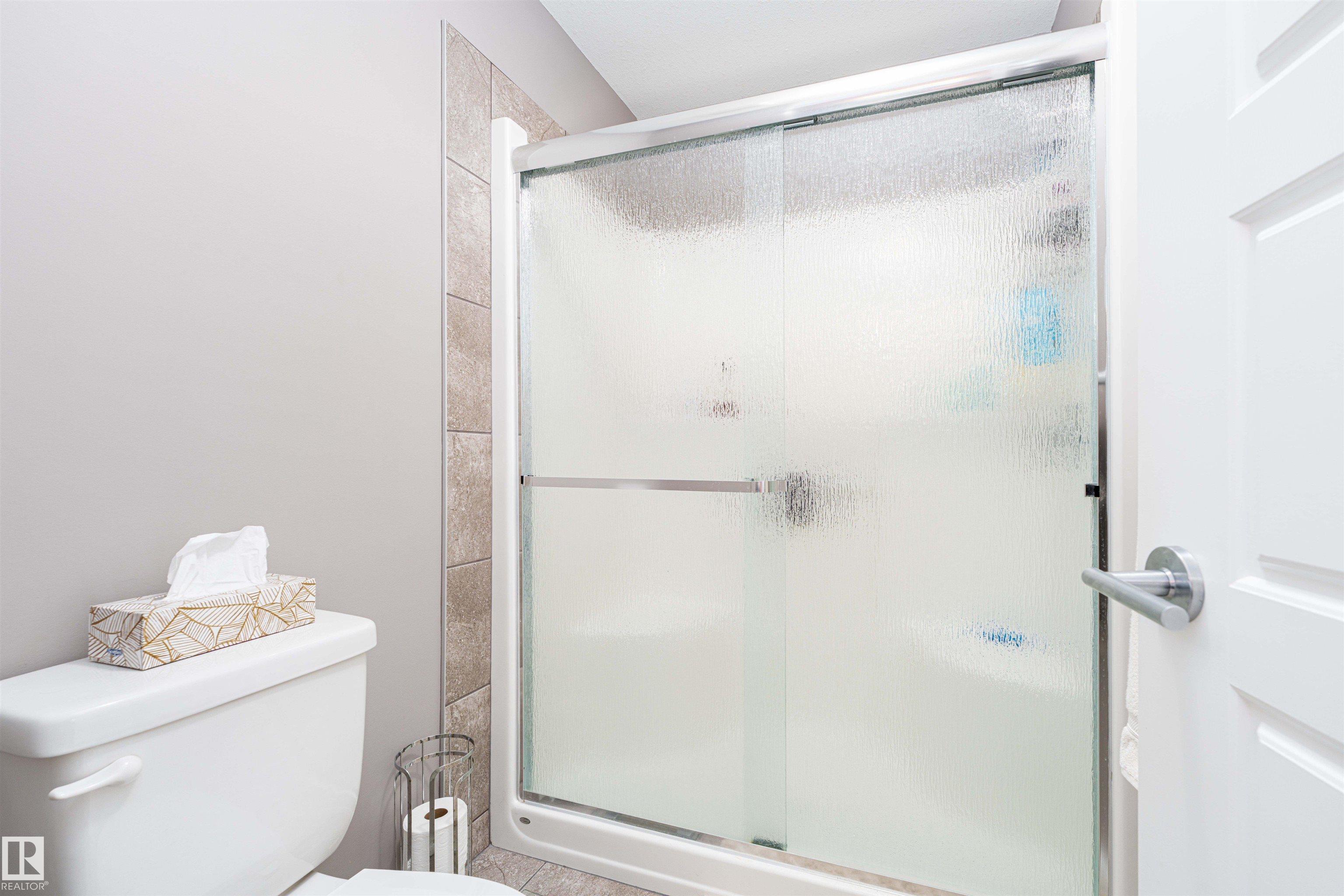 Photo 39 at 45 Sandalwood Place, Suntree, Leduc