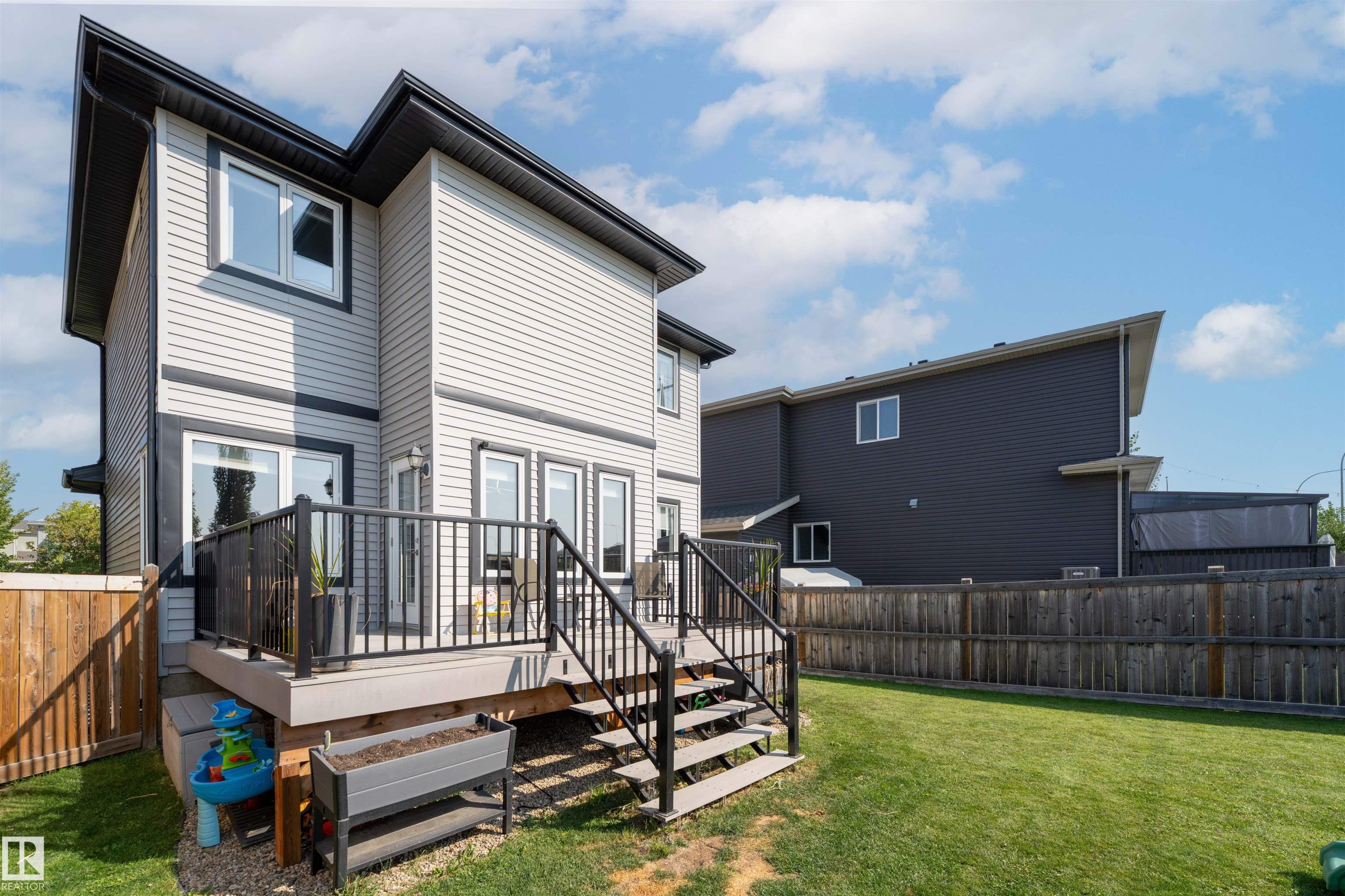 Photo 40 at 45 Sandalwood Place, Suntree, Leduc