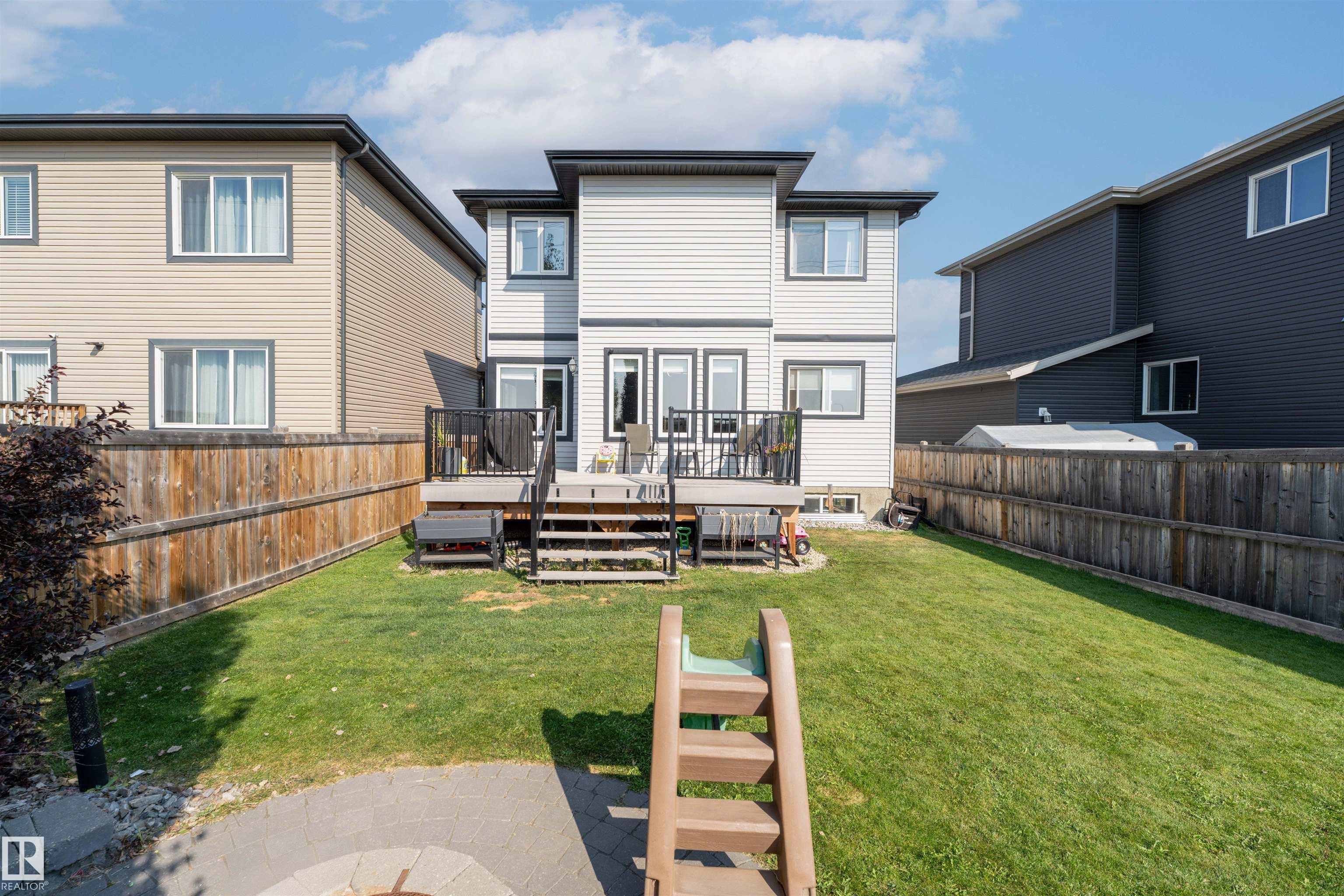Photo 41 at 45 Sandalwood Place, Suntree, Leduc
