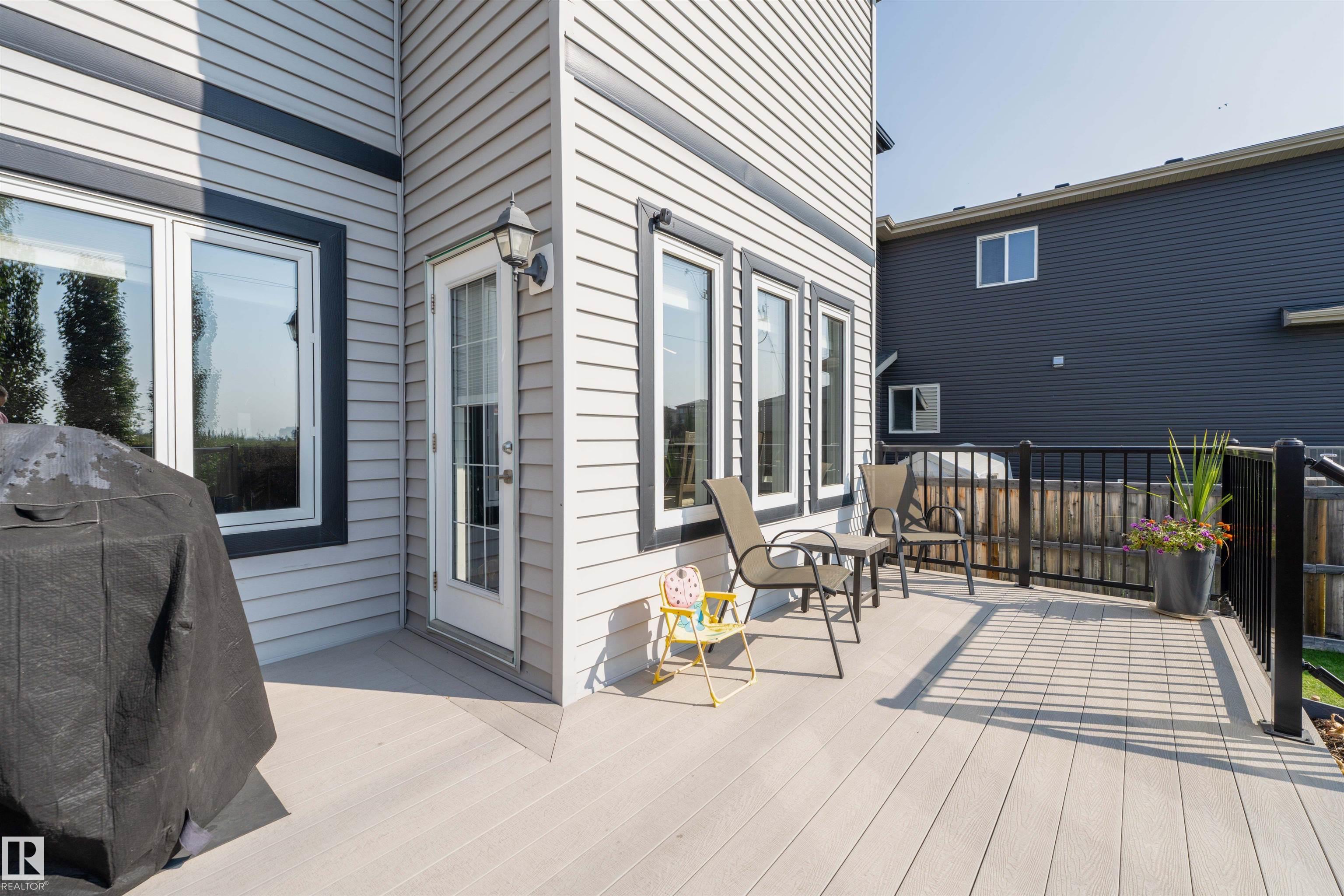 Photo 45 at 45 Sandalwood Place, Suntree, Leduc