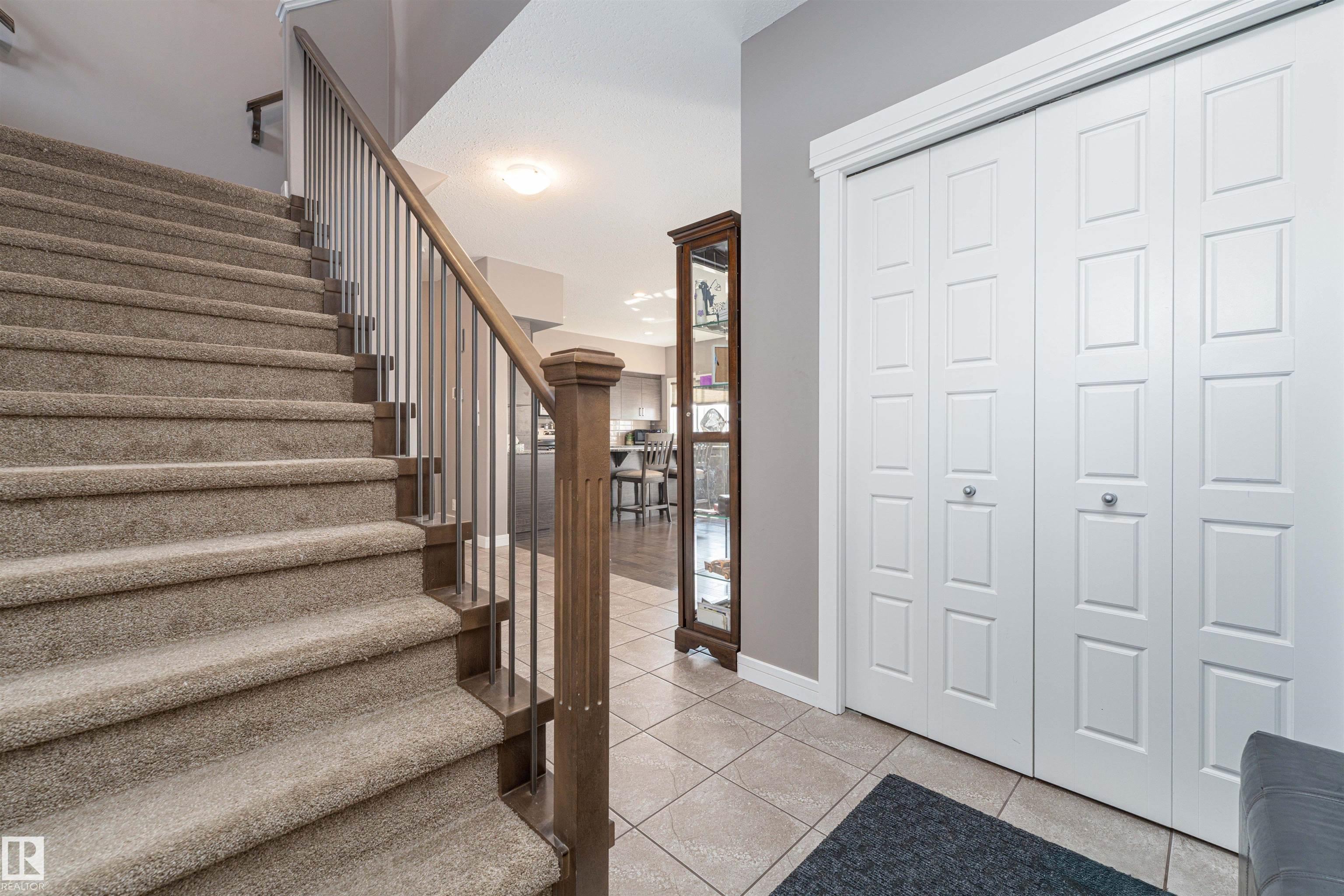 Photo 6 at 45 Sandalwood Place, Suntree, Leduc