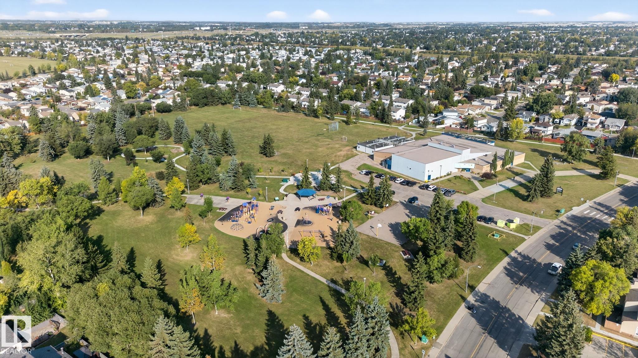 http://cdnparap120.paragonrels.com/ParagonImages/Property/p12/RAE/225370375/38/0/0/b57c9291ef76e1f6de56d67f205c9550/1/2882cfd2d7bb9bc0b2c1e3d16852e4be/225370375-3cee1709-2ed6-4453-80e0-7bca283be59e.JPG