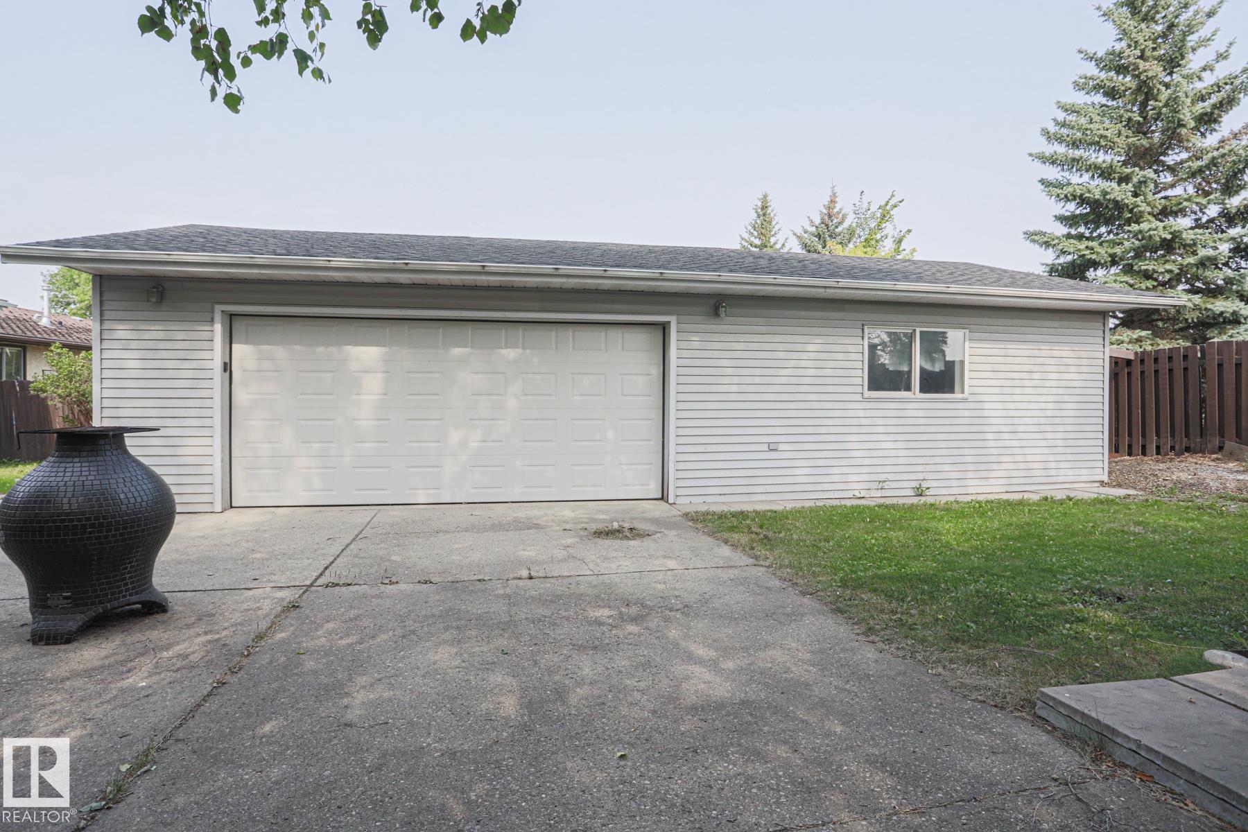 Photo 51 at 1831 51 Street NW, Meyokumin, Edmonton