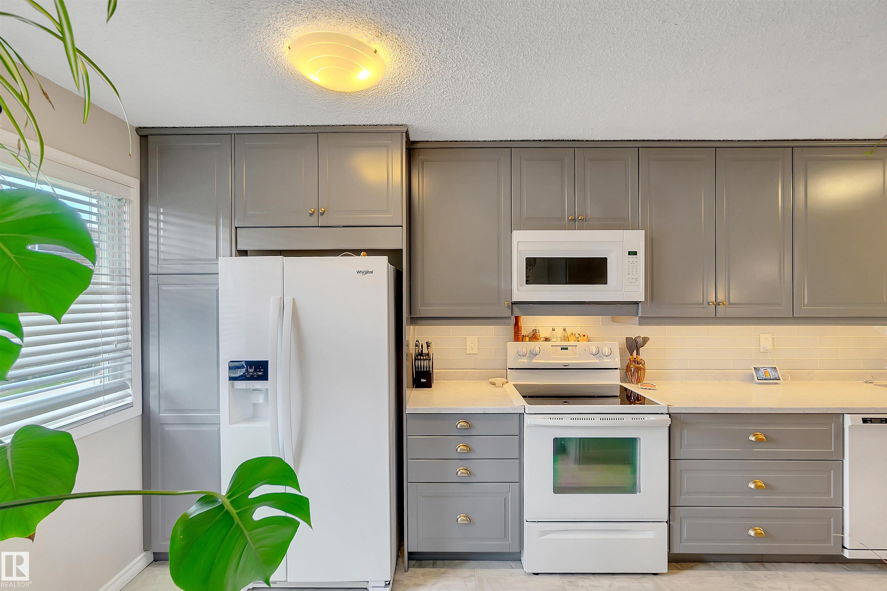 Photo 6 at 100 Great oaks, Broadmoor Estates, Sherwood Park