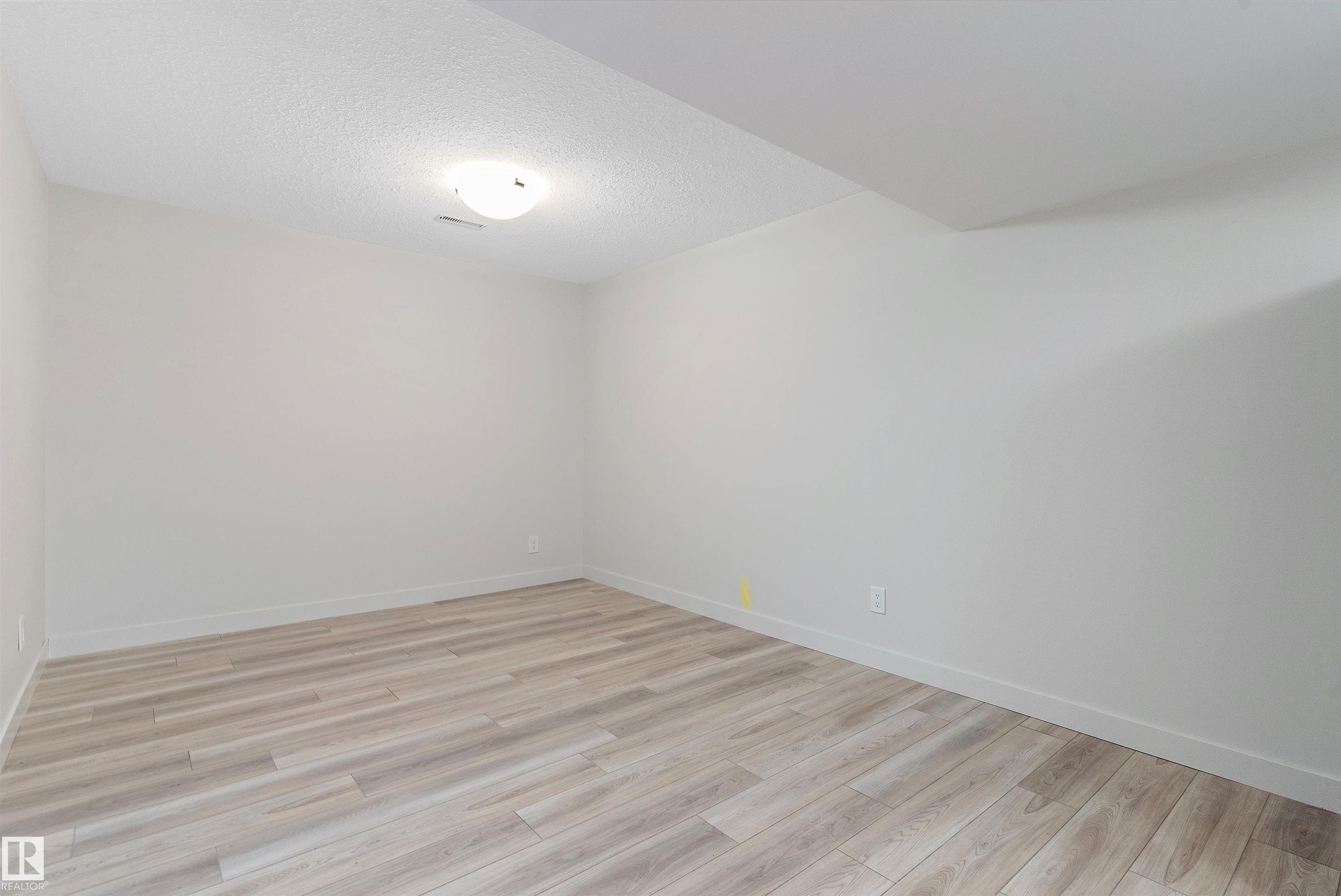 Photo 38 at 3804 42 Avenue, Triomphe Estates, Beaumont