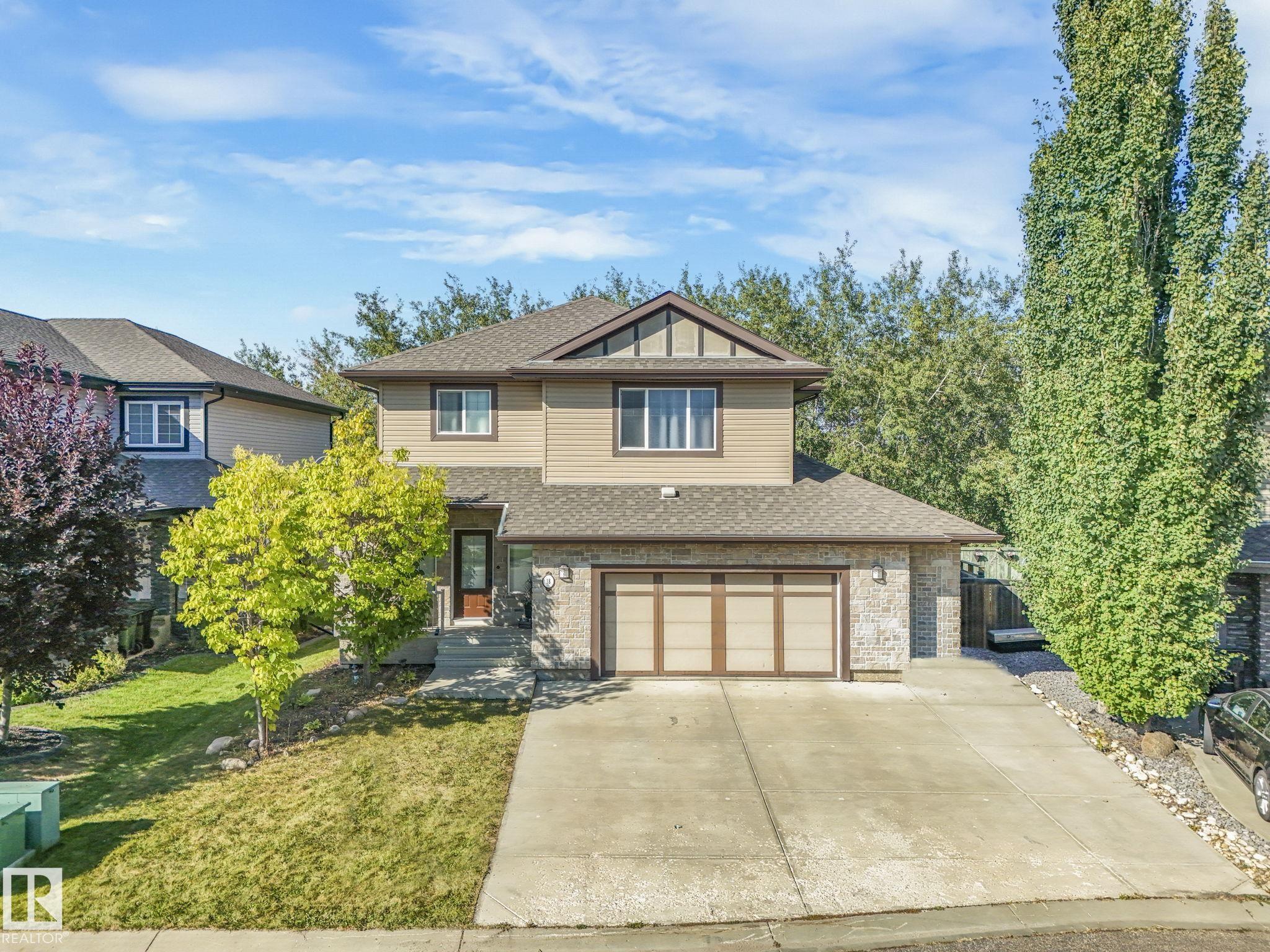 Photo 2 at 18 Valarie Bay, Spruce Village, Spruce Grove