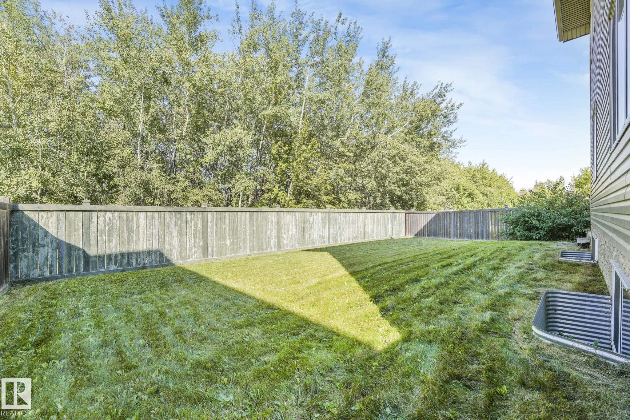 Photo 12 at 18 Valarie Bay, Spruce Village, Spruce Grove