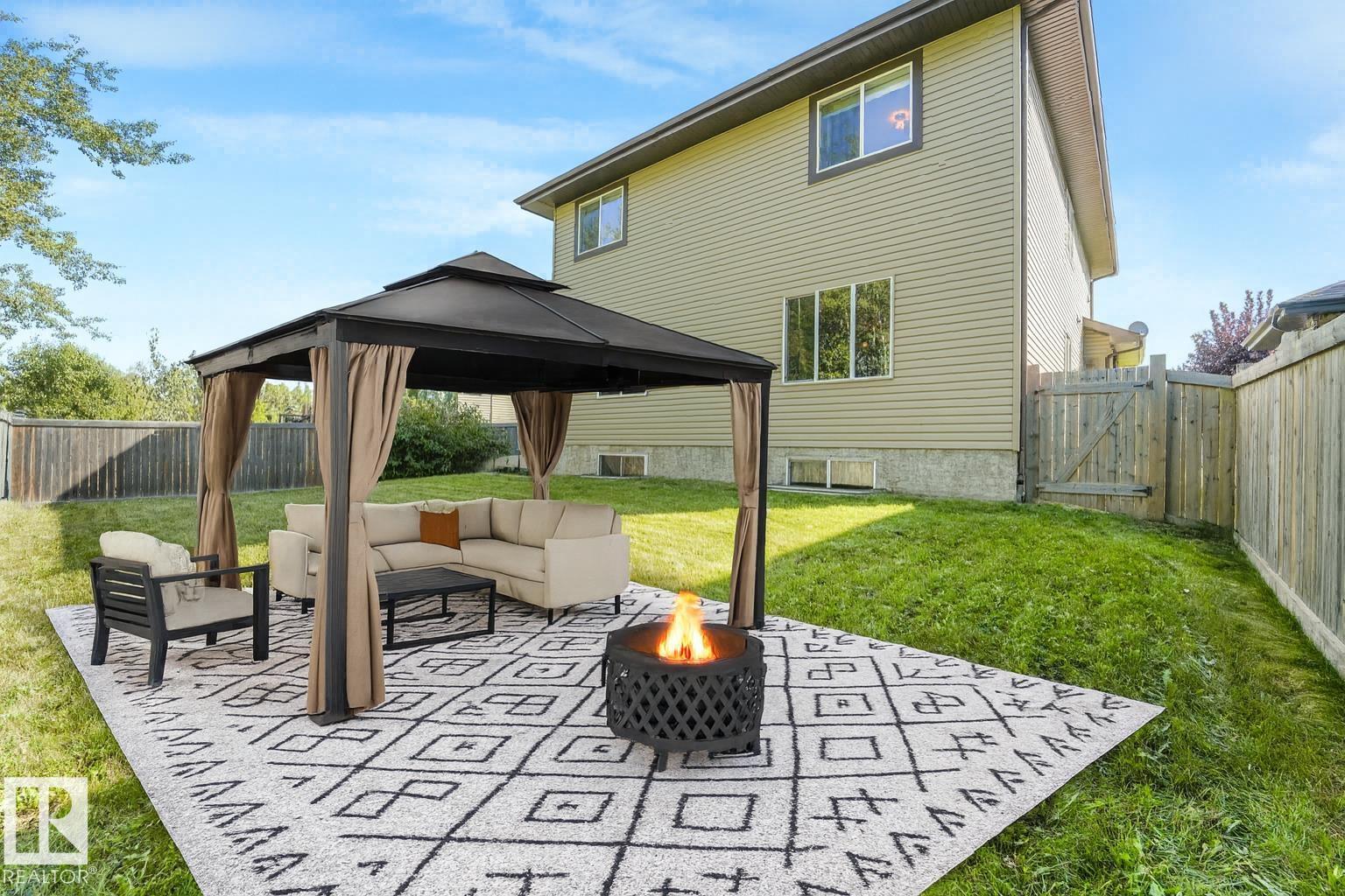 Photo 13 at 18 Valarie Bay, Spruce Village, Spruce Grove