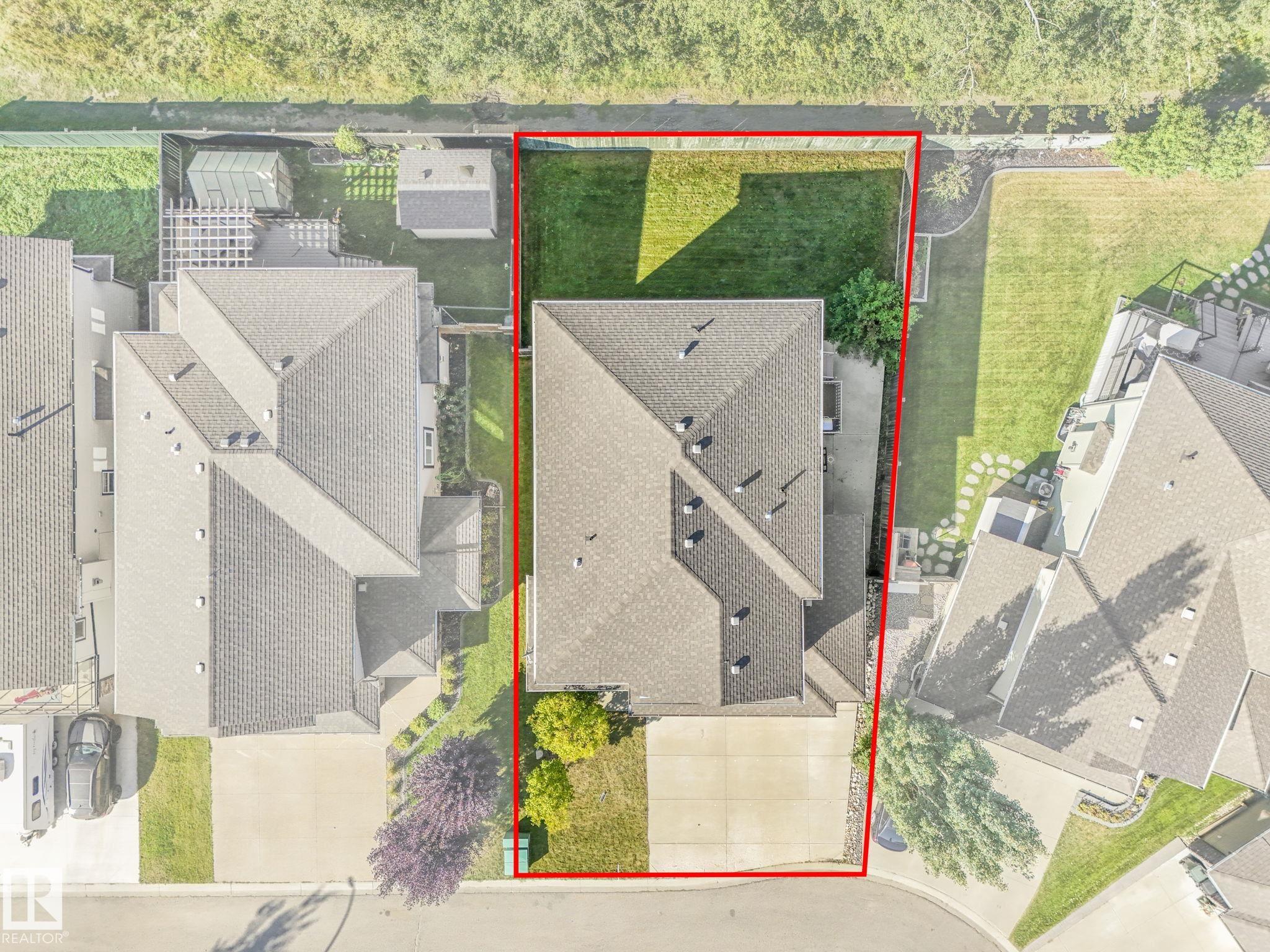 Photo 3 at 18 Valarie Bay, Spruce Village, Spruce Grove