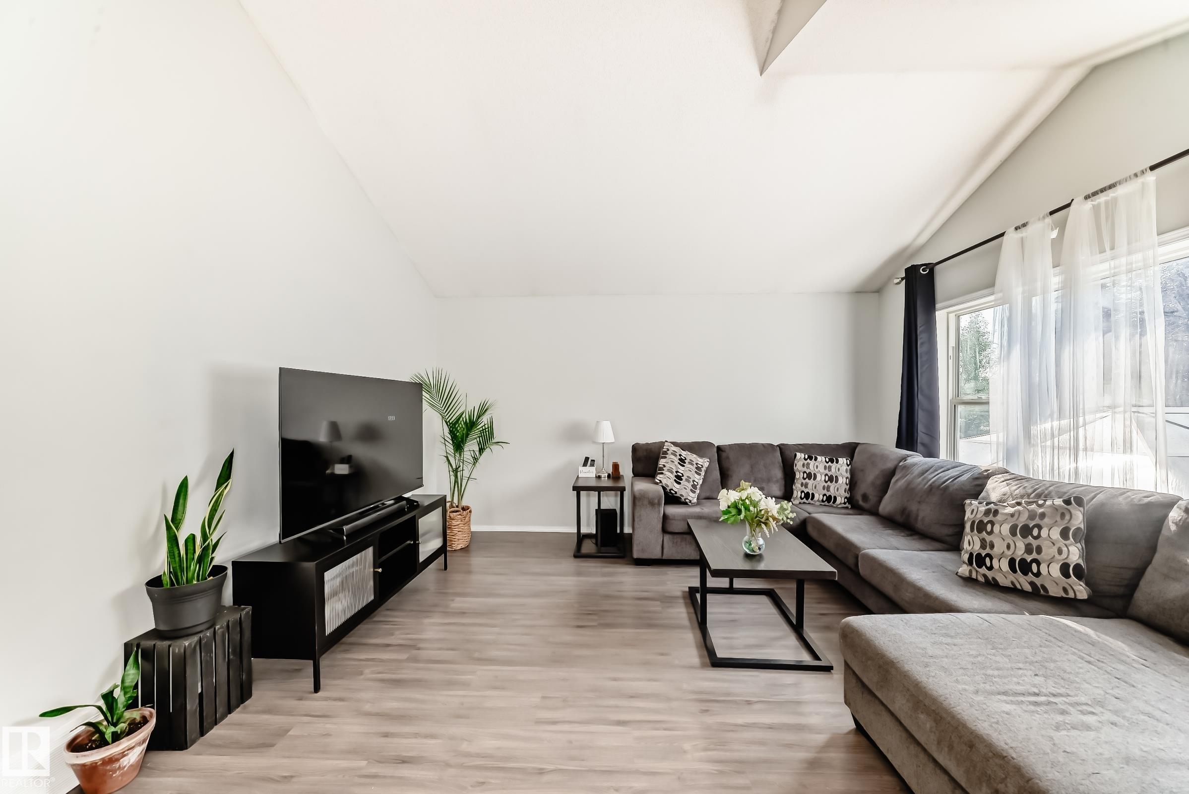 Photo 19 at 56 Bonin Crescent, Coloniale Estates, Beaumont