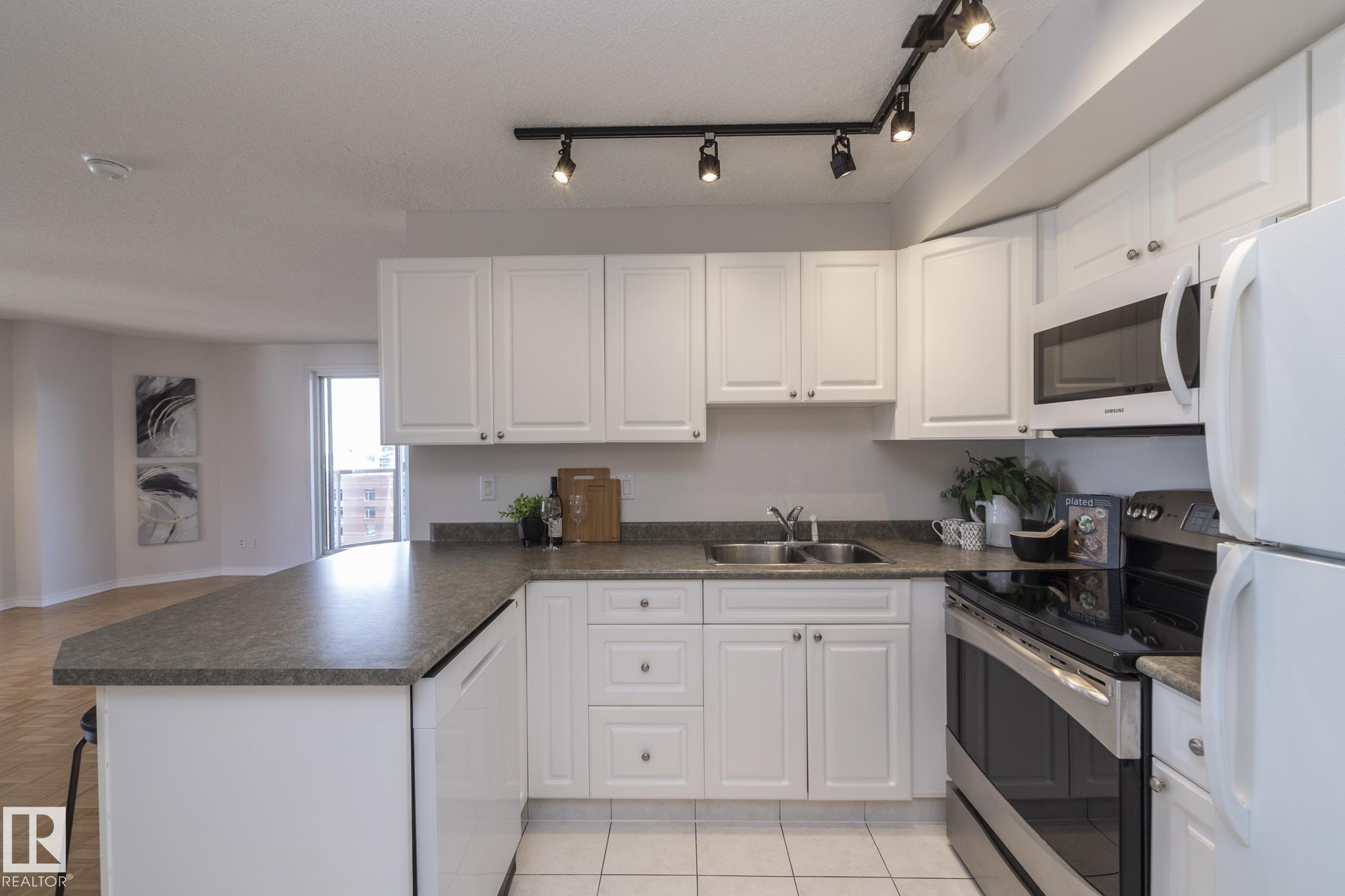 Picture for #801 10909 103 AV NW