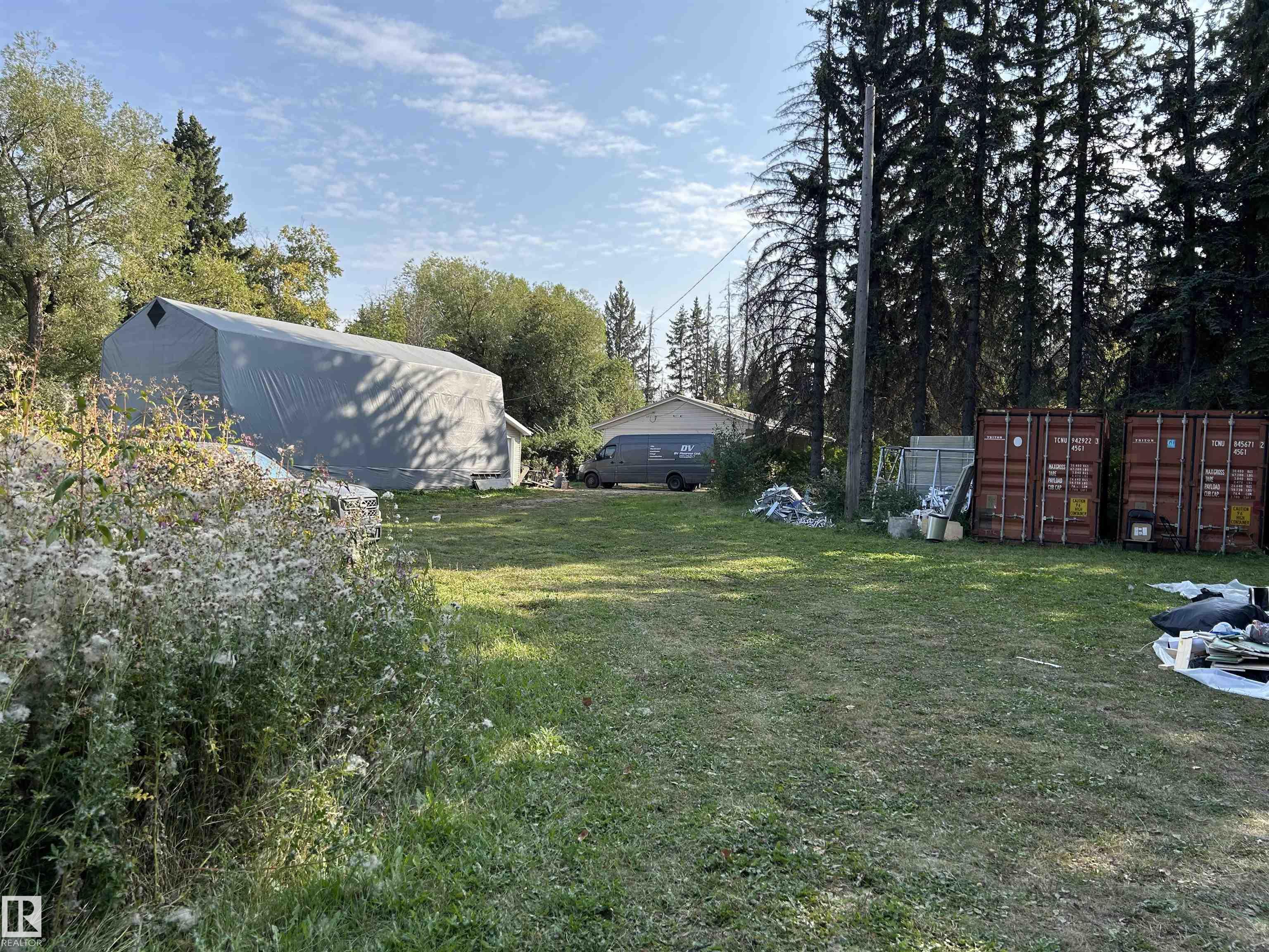 http://cdnparap120.paragonrels.com/ParagonImages/Property/p12/RAE/225370537/46/0/0/350e8b8b0699625e42e3be72f28857e5/1/e9c29ef510949ae2d846ccbbfa107b85/225370537-ebfb73a0-63e4-4cc6-a813-ace987b05f44.JPG
