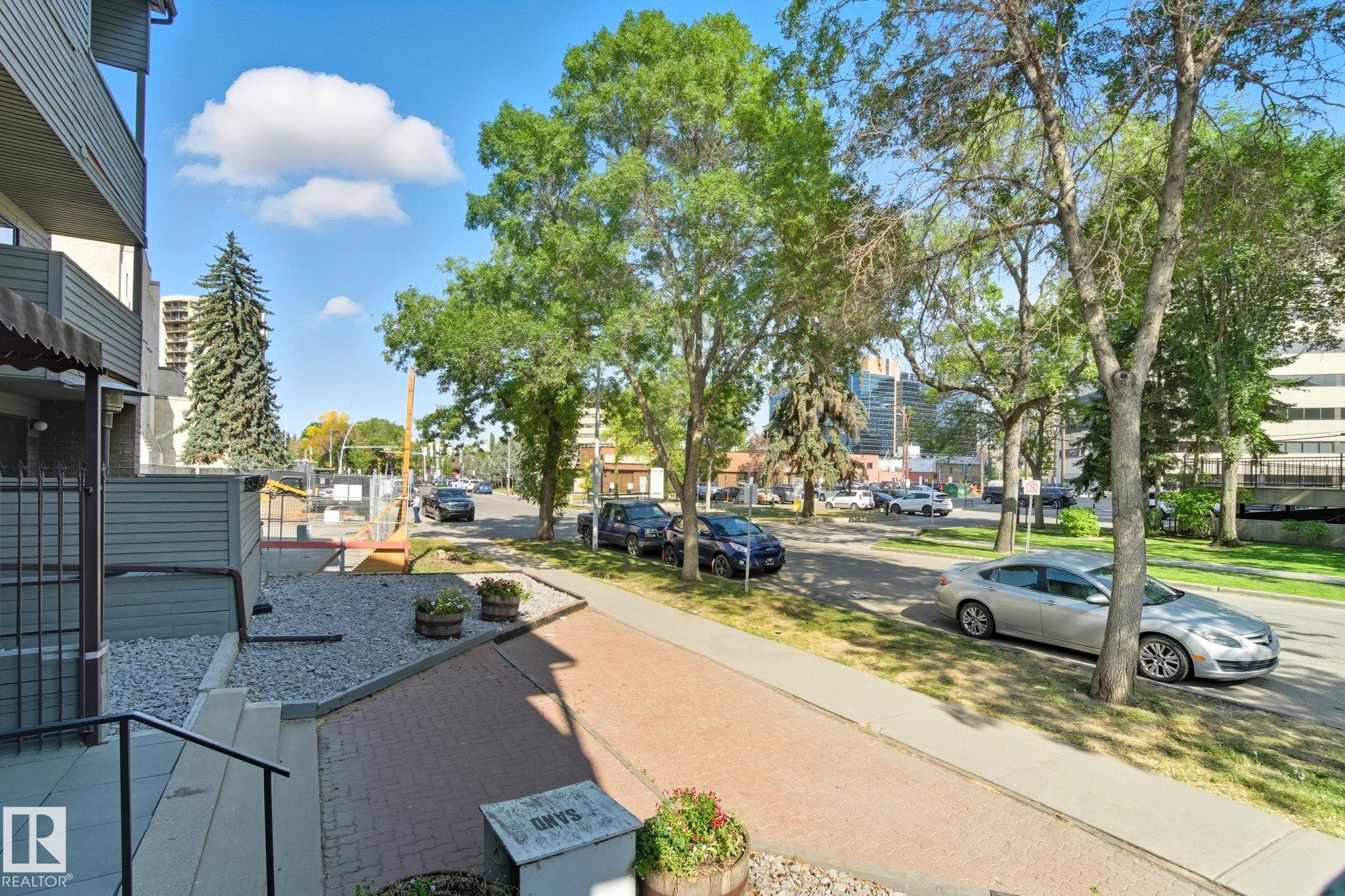 http://cdnparap120.paragonrels.com/ParagonImages/Property/p12/RAE/225370568/49/0/0/ea23cfc19b5bab239a6a1694df78cf45/1/eebe22ee3829c37fa7397af612d96c69/225370568-3743da5f-19ba-4734-8cf2-da1942e68b78.JPG