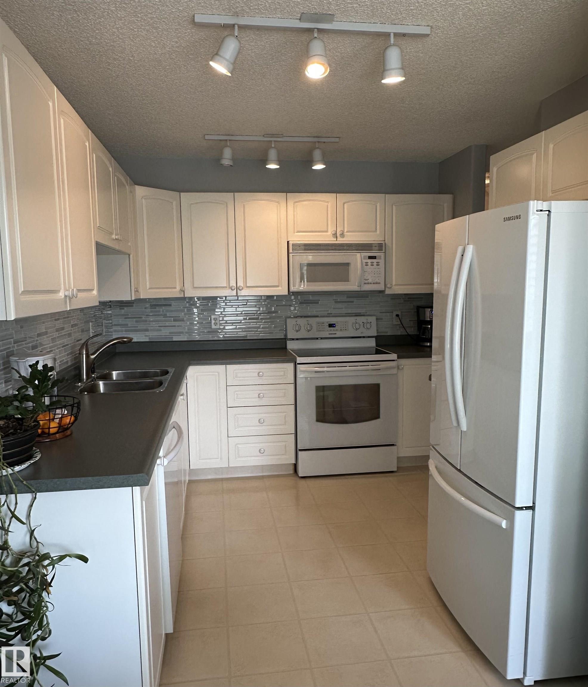 Photo 14 at 10 - 1401 Clover Bar Road, Foxhaven, Sherwood Park