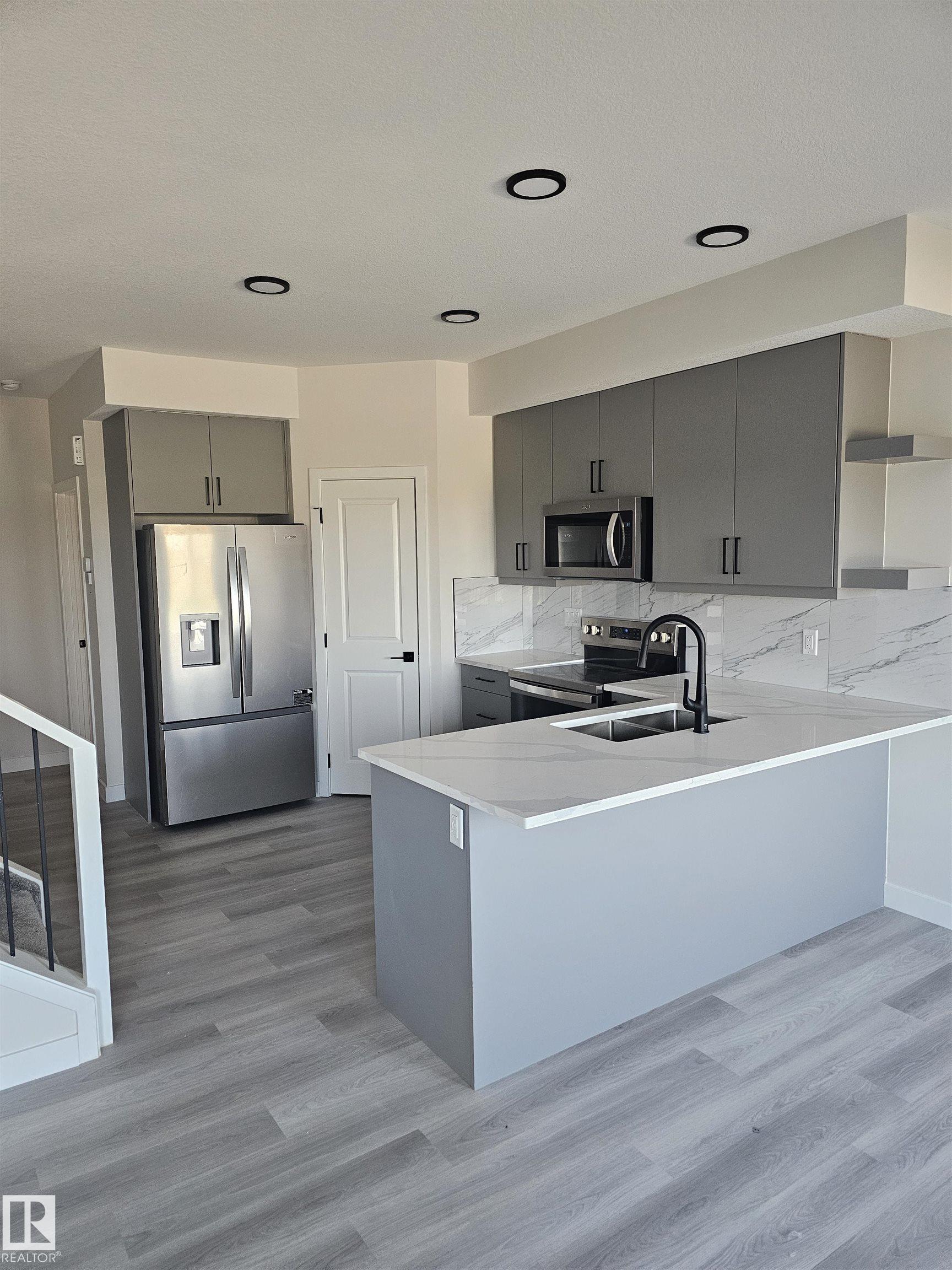 Photo 2 at 131 Pierwyck Loop, Fenwyck, Spruce Grove