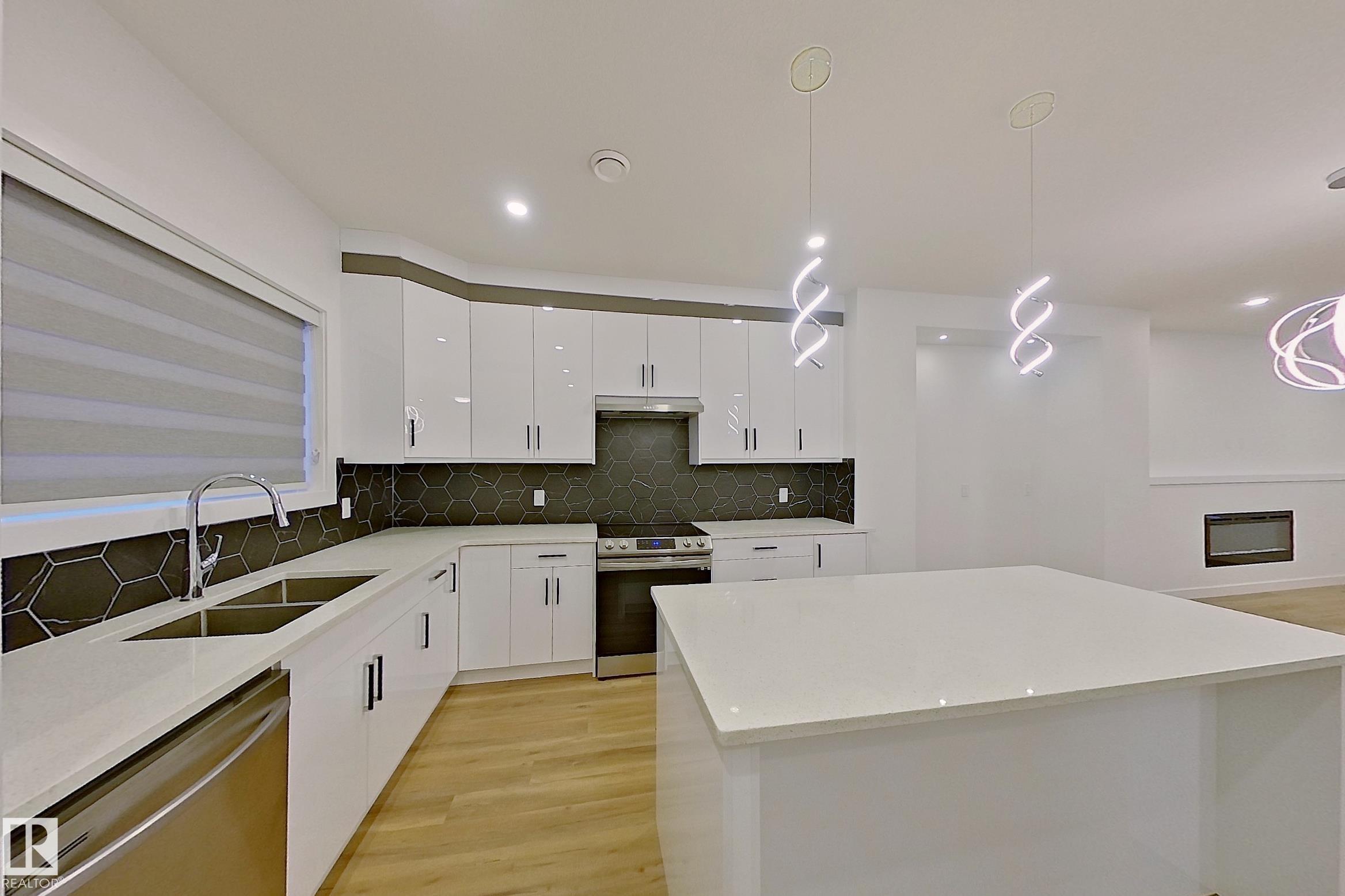 Photo 7 at 28 - 10 Salisbury Way, Salisbury Village, Sherwood Park
