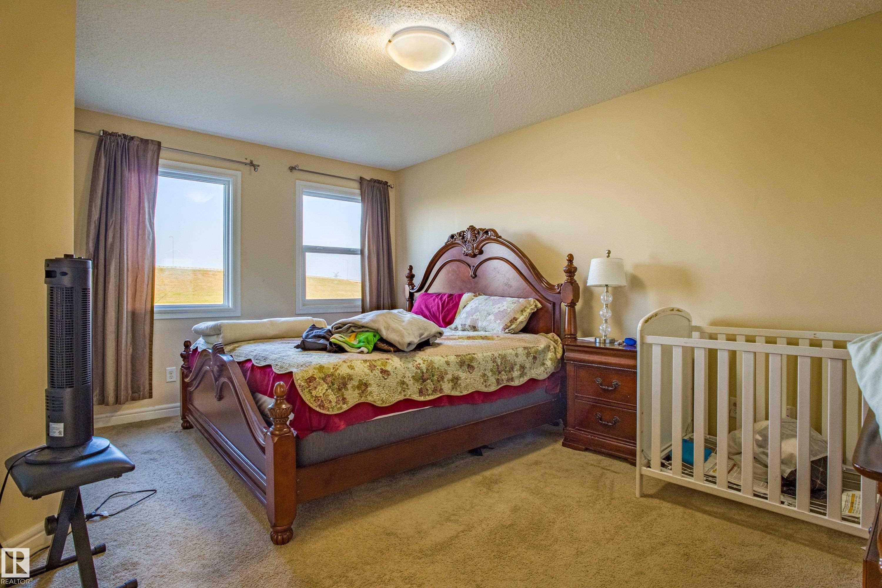 http://cdnparap120.paragonrels.com/ParagonImages/Property/p12/RAE/225370621/19/0/0/ef584df6a970a429145123c57df3b112/1/f455d540898b71495d07f298d7424241/225370621-3f7983d2-0b18-4543-b351-42df9b184e17.JPG