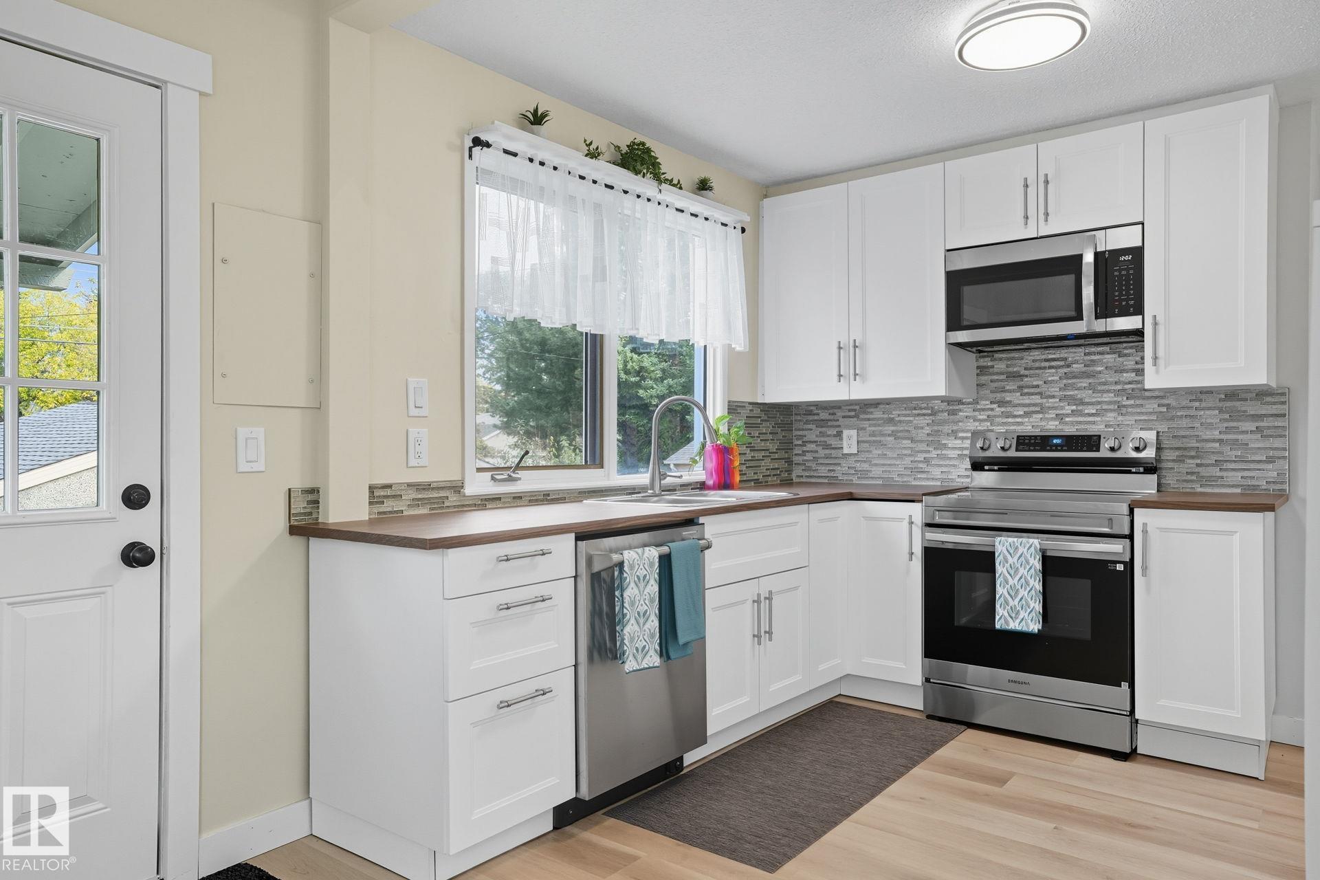 Photo 12 at 11222 71 Avenue NW, Parkallen, Edmonton