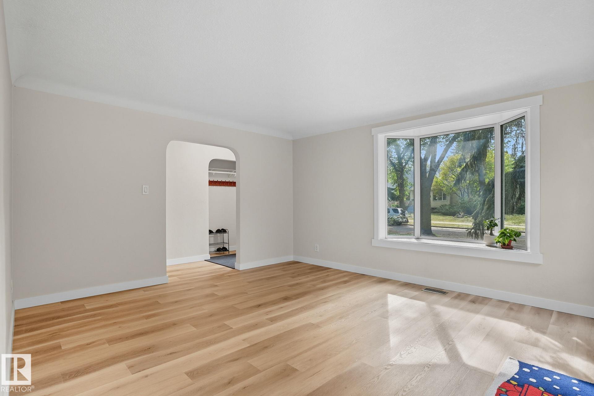 Photo 5 at 11222 71 Avenue NW, Parkallen, Edmonton