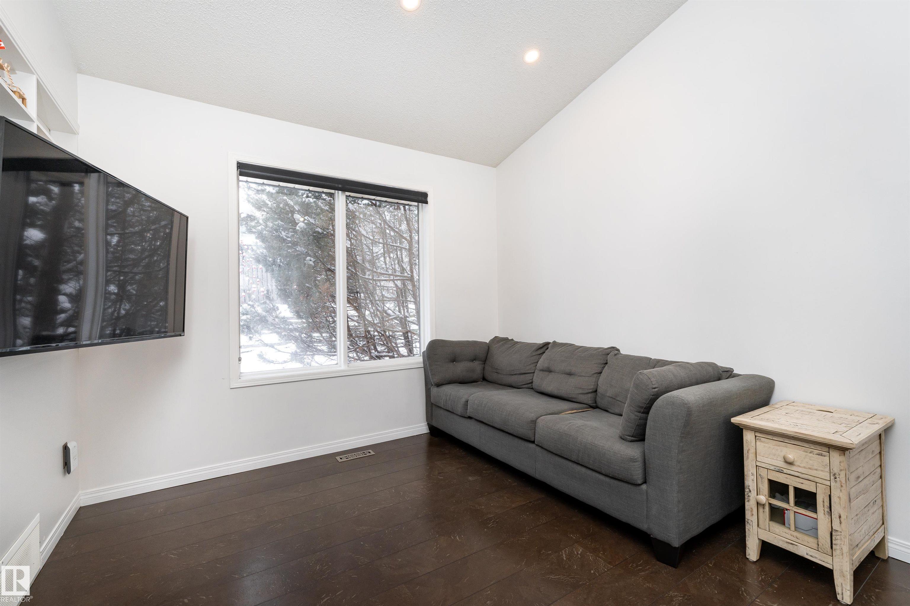Photo 11 at 25 Carmel Court, Craigavon, Sherwood Park
