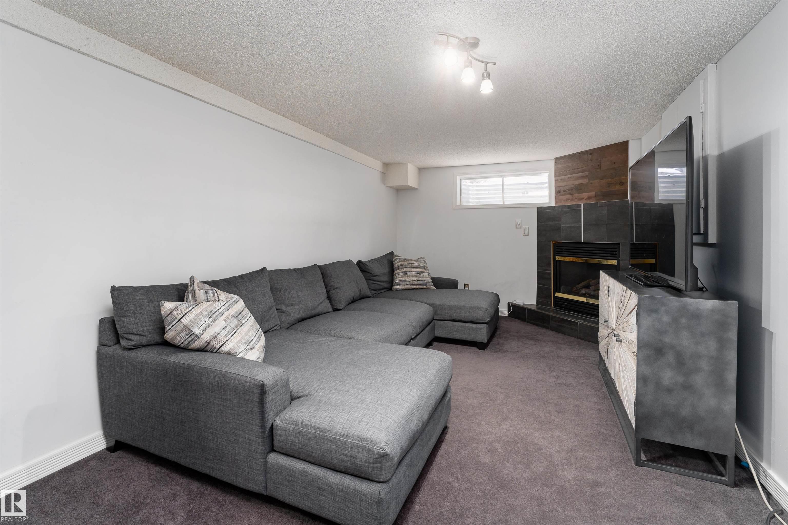 Photo 40 at 25 Carmel Court, Craigavon, Sherwood Park