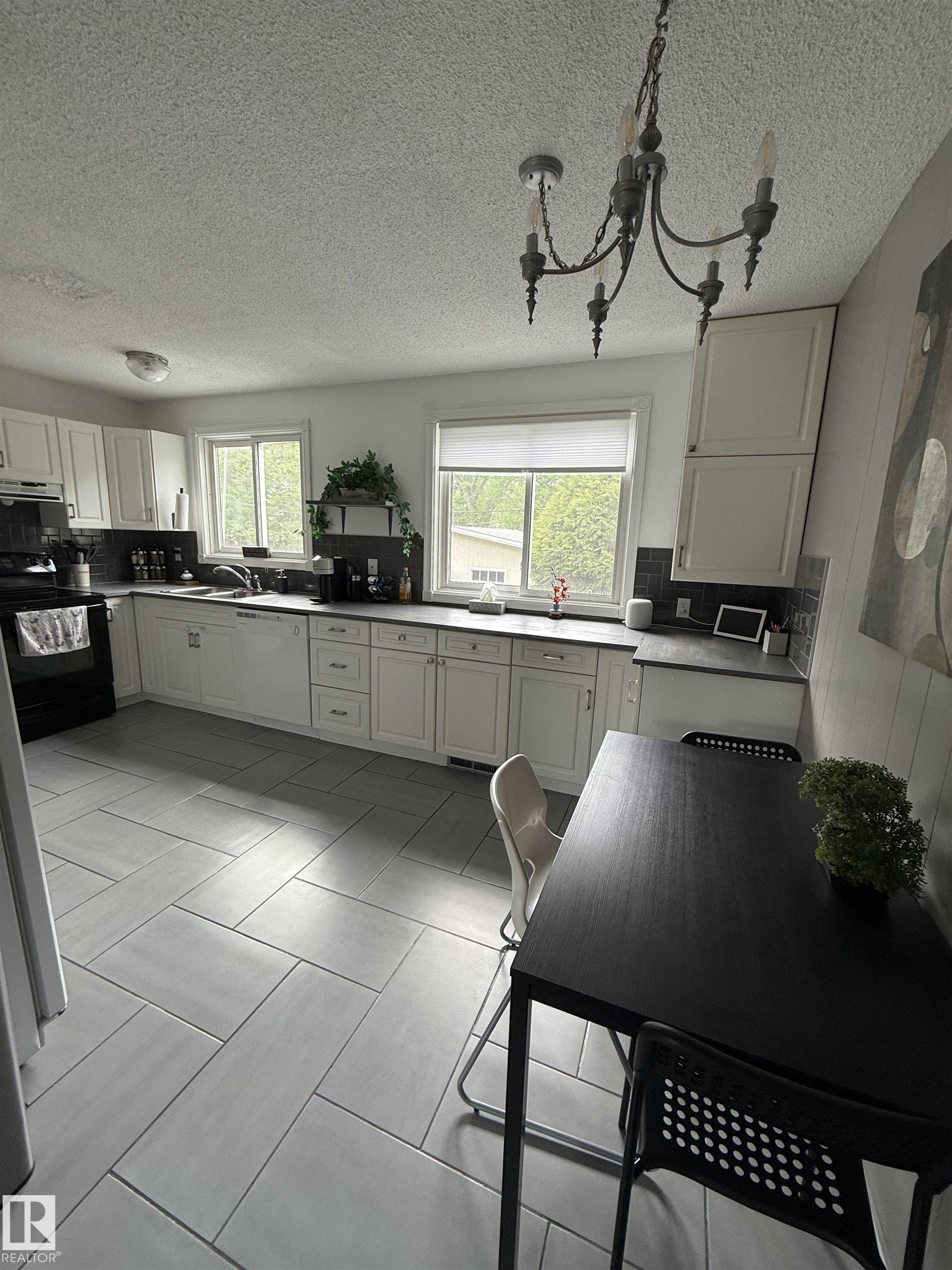 Photo 4 at 40 Garden Crescent, Grandin, St. Albert