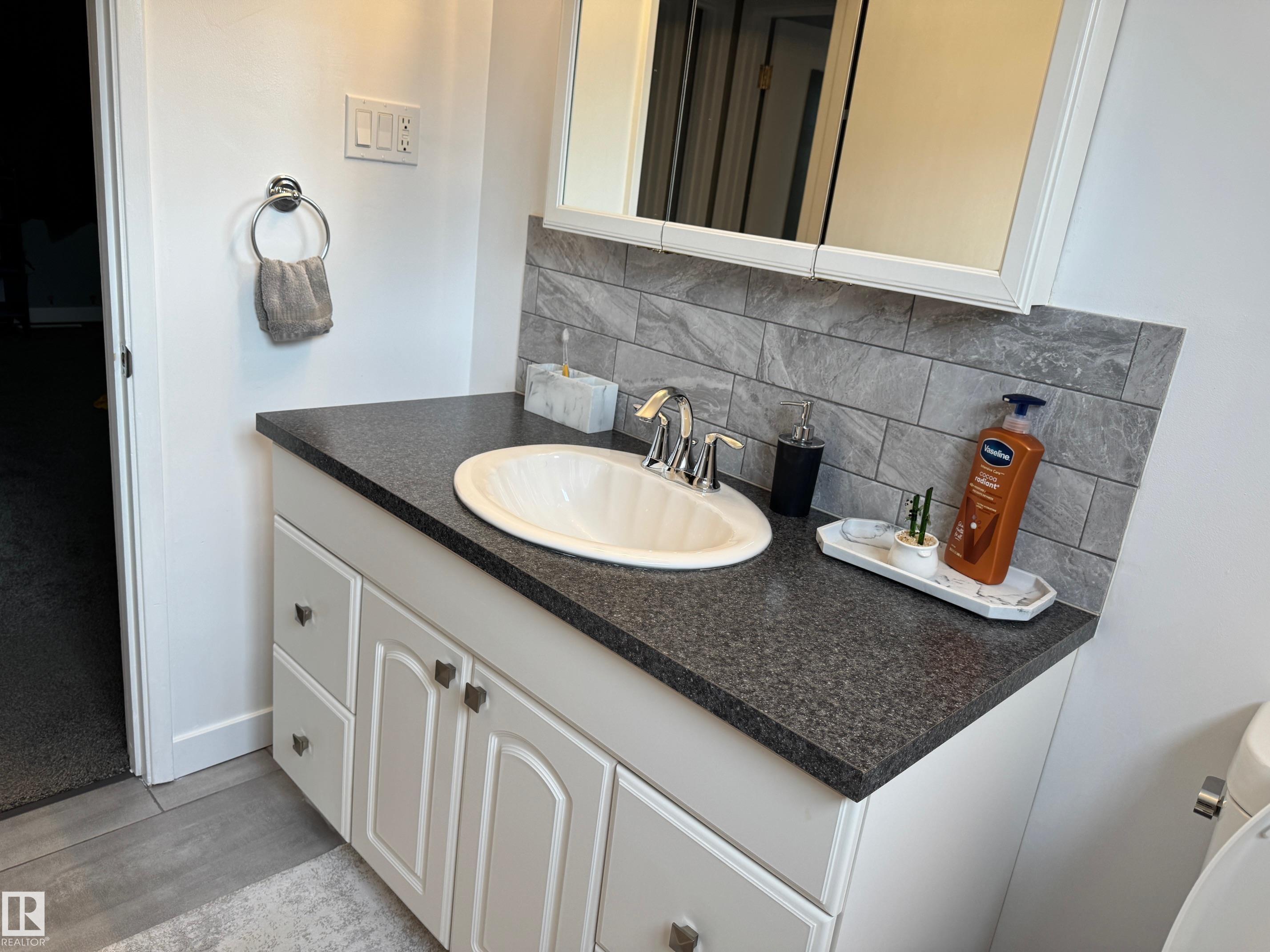Photo 45 at 40 Garden Crescent, Grandin, St. Albert