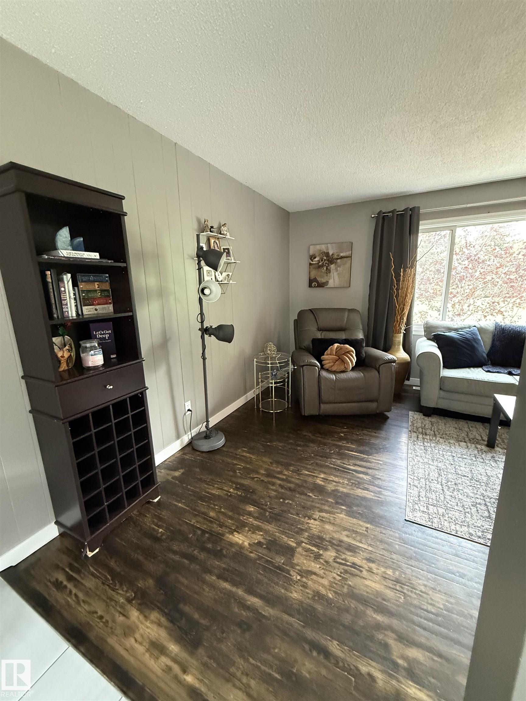 Photo 9 at 40 Garden Crescent, Grandin, St. Albert