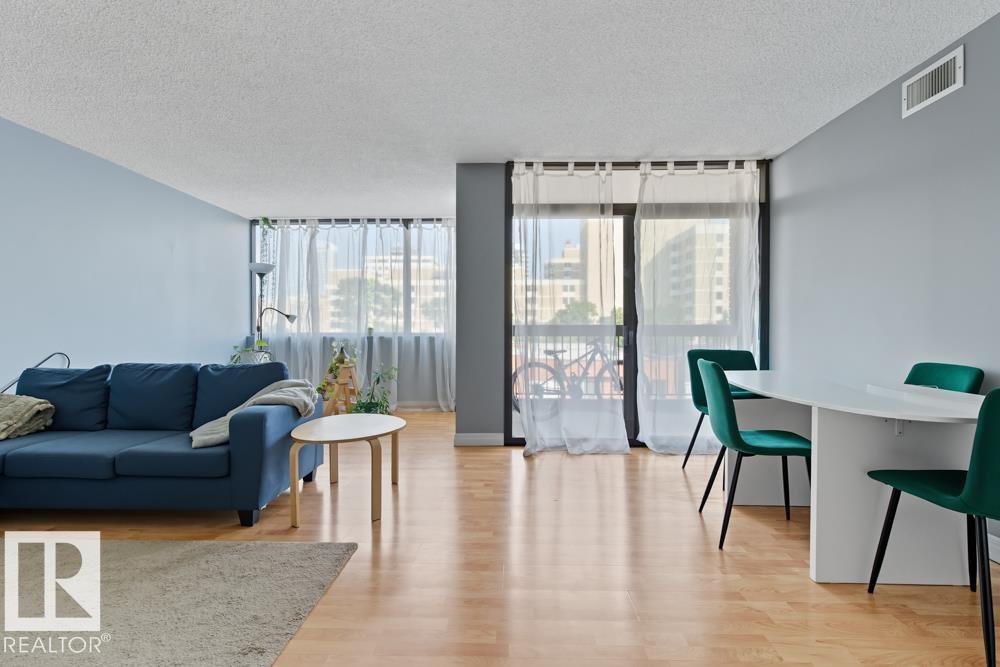 504 - 10025 113 Street NW, Wîhkwêntôwin, Edmonton 