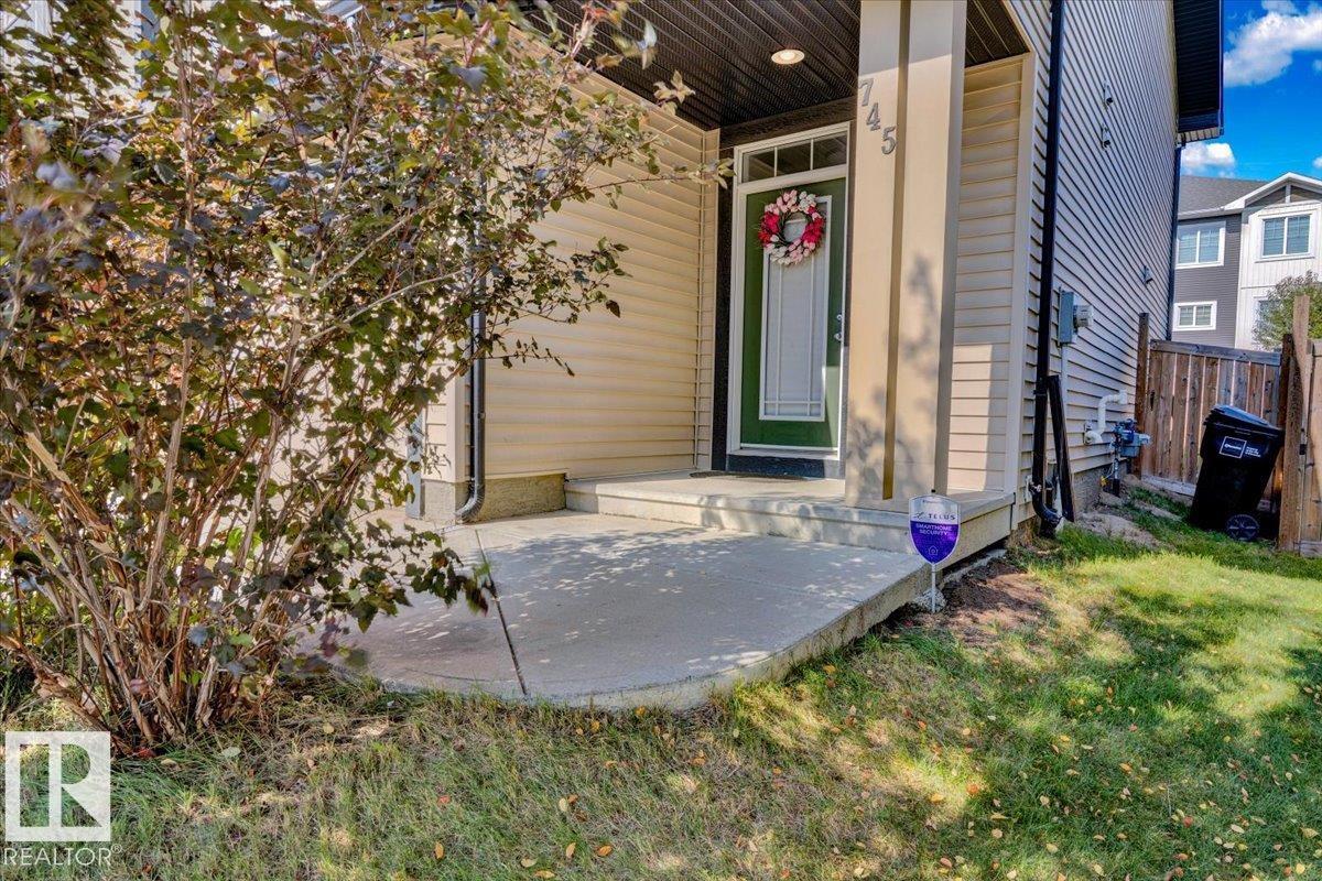 Picture for 745 EAGLESON CR NW