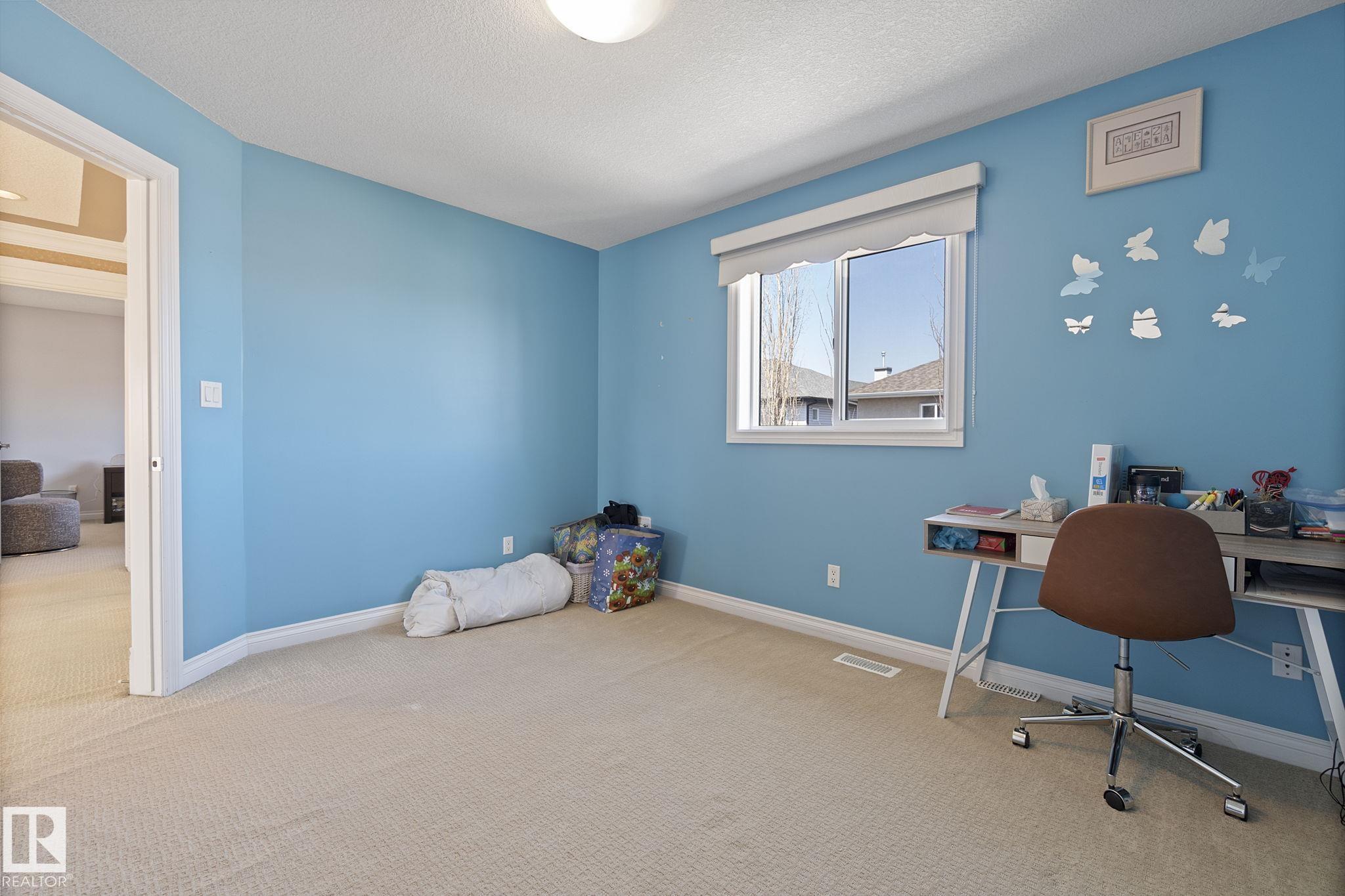 http://cdnparap120.paragonrels.com/ParagonImages/Property/p12/RAE/225370767/35/0/0/df19c3525c0036f3262d2e252e07f5b9/1/13289882e01a358f957270f75269b0ca/225370767-2d1f4c49-3db1-4846-9df9-bbd90c2a3076.JPG