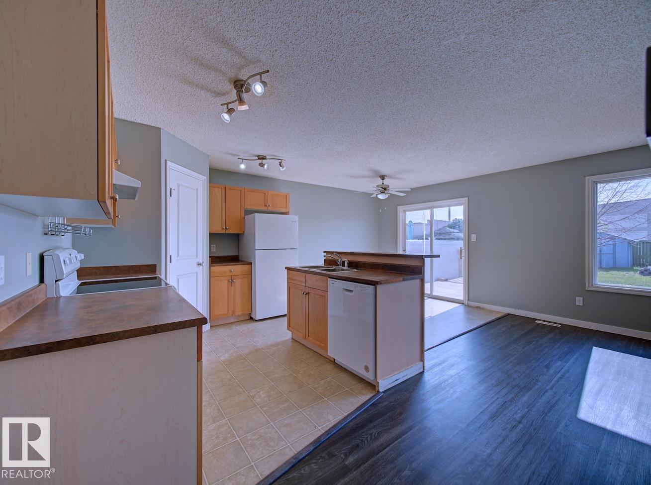 Photo 4 at 147 Westwood Lane, Westpark, Fort Saskatchewan