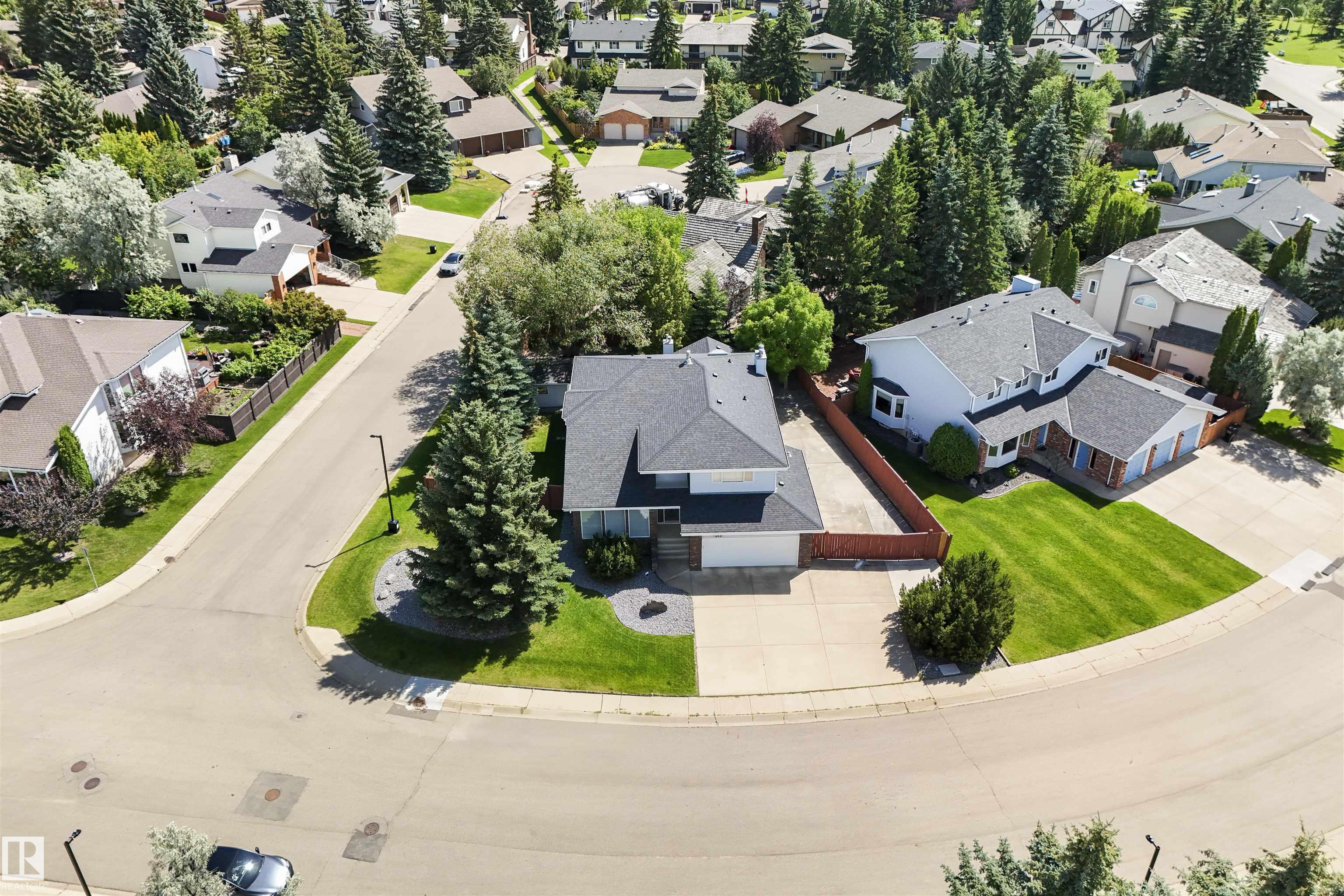 http://cdnparap120.paragonrels.com/ParagonImages/Property/p12/RAE/225370895/57/0/0/b45a3e1a0f15f621333deae90df11d6c/1/e9cb312ea5e82afba46dfa5af2adae55/225370895-6FC50DB6-EACE-4578-8CC3-BEDC53F787A0.JPG