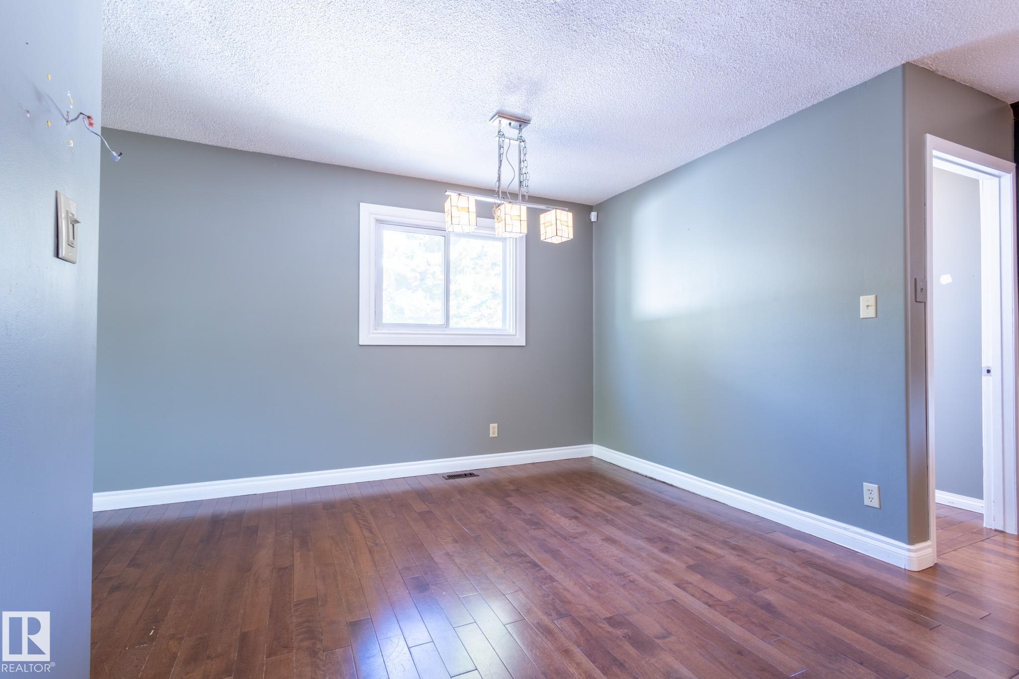 Photo 13 at 16 Larose Drive, Lacombe Park, St. Albert
