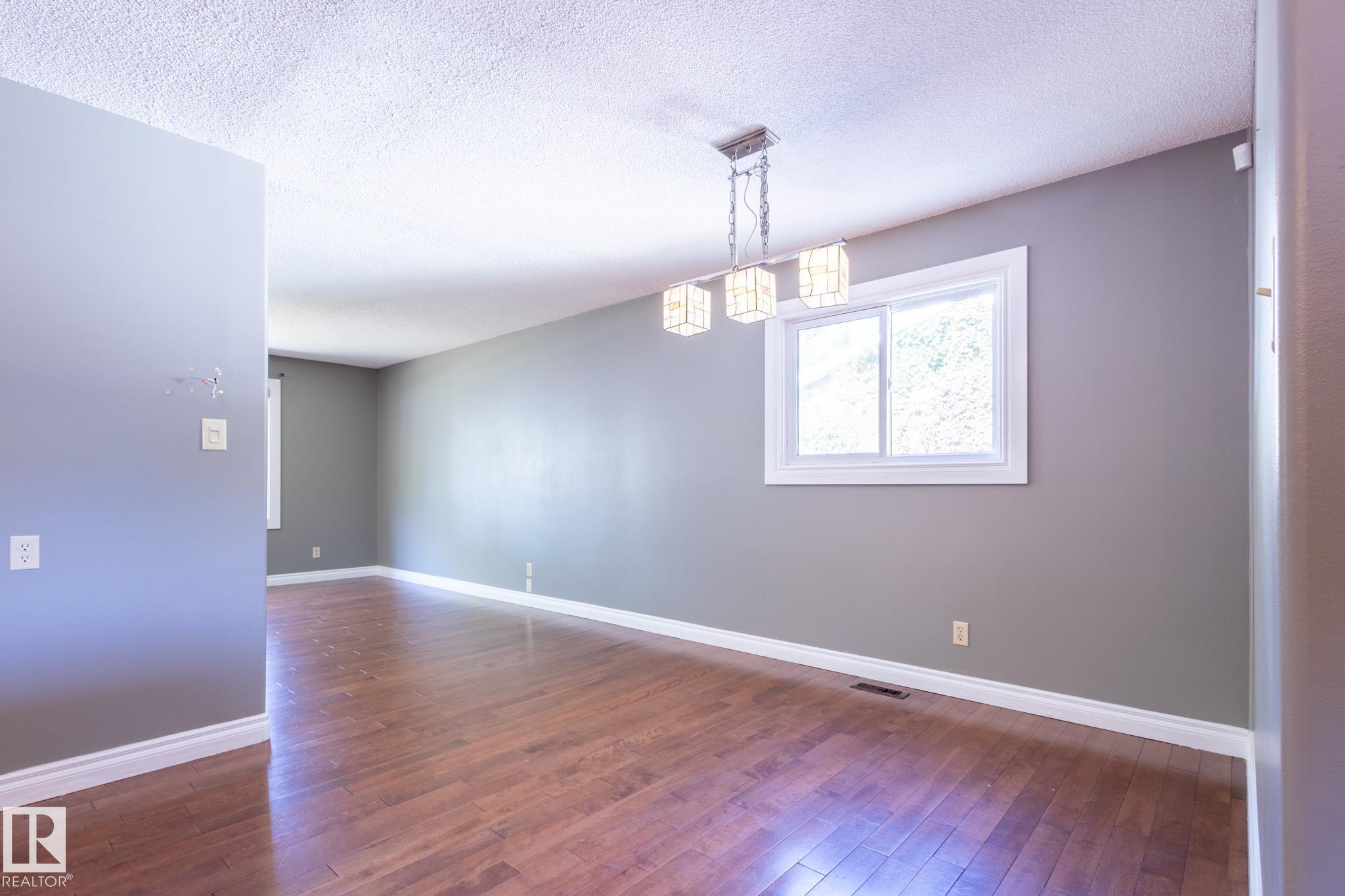 Photo 14 at 16 Larose Drive, Lacombe Park, St. Albert